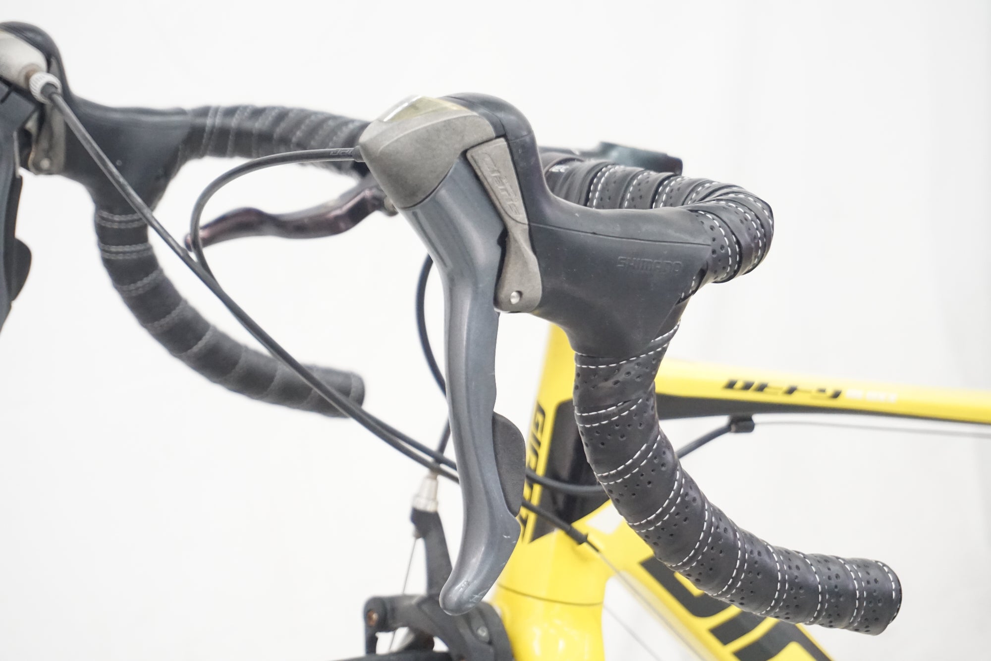 GIANT 「ジャイアント」 DEFY4 2015年モデル ロードバイク
