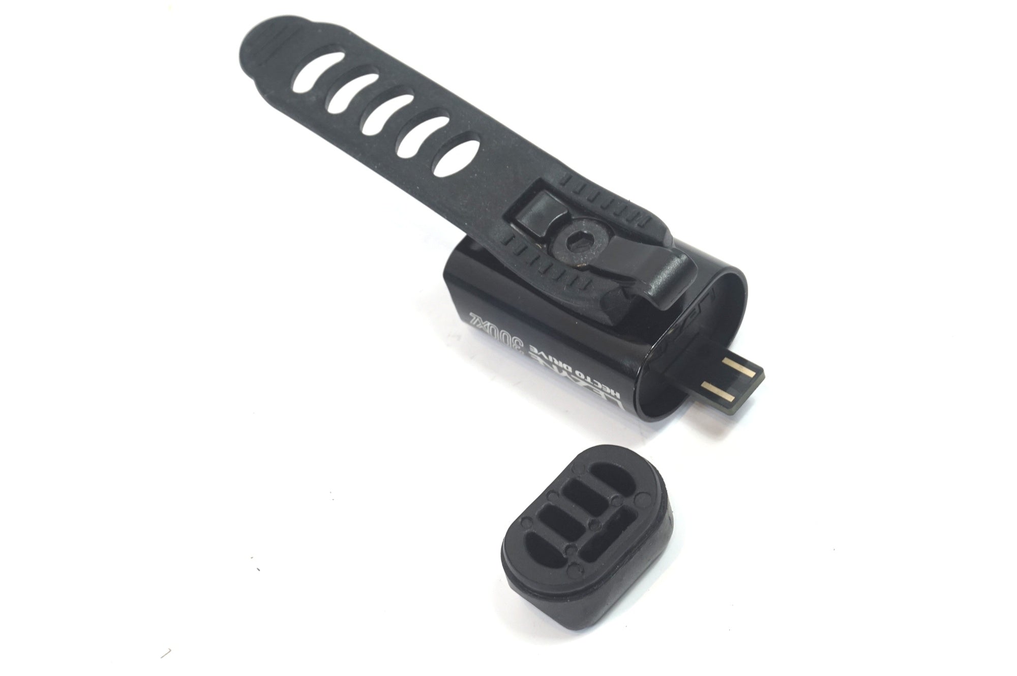 LEZYNE 「レザイン」 300XL フロントライト / 世田谷店