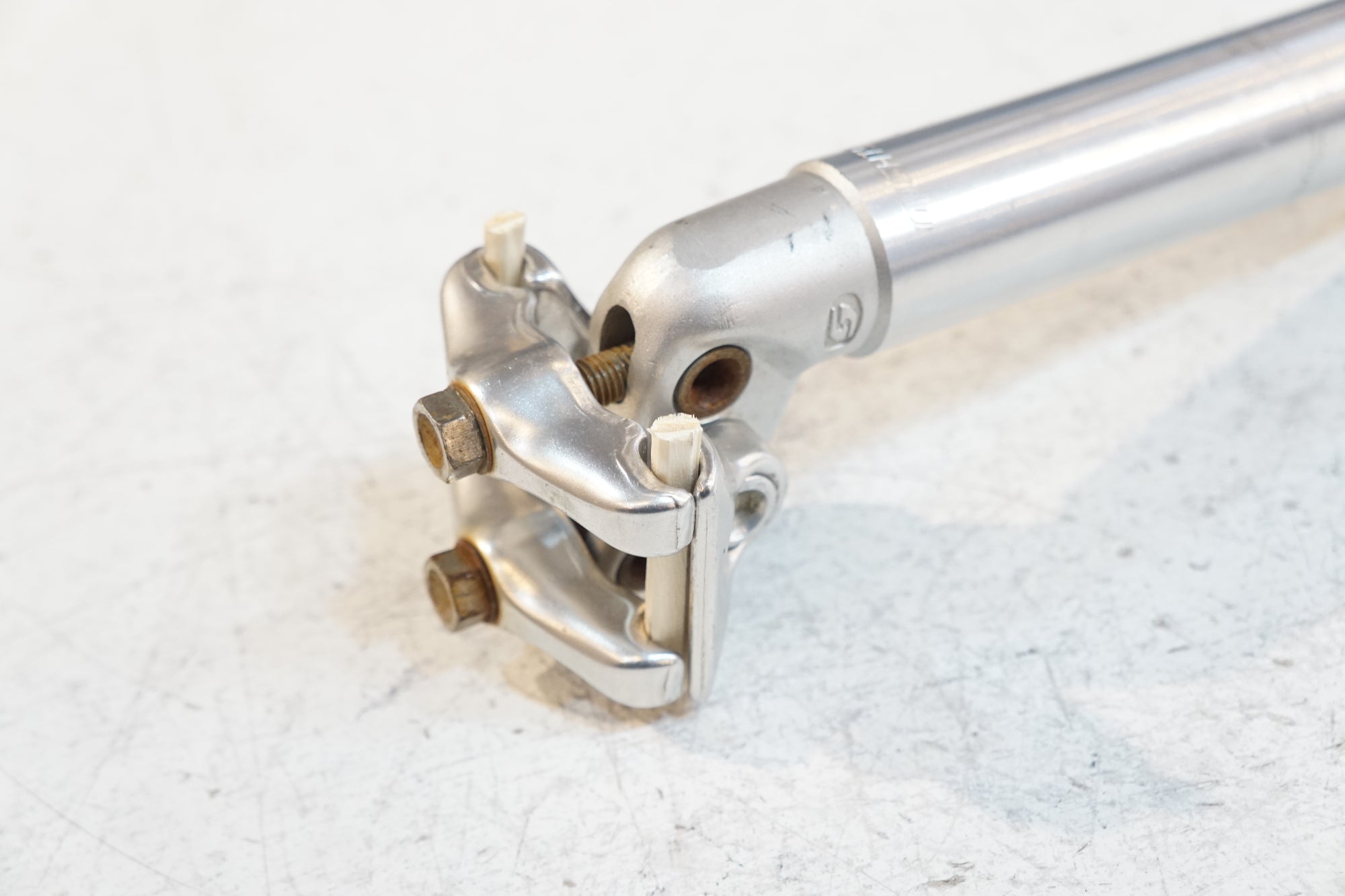 SUGINO 「スギノ」 MIGHTY NJS 205mm φ27.2 シートポスト / バイチャリ浦和ベース