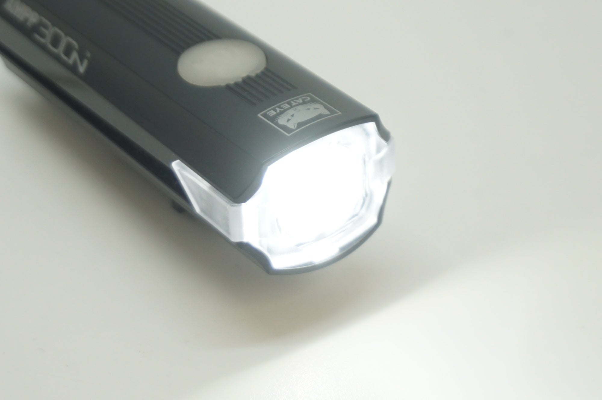 CATEYE 「キャットアイ」 AMPP300N フロントライト / 福岡店