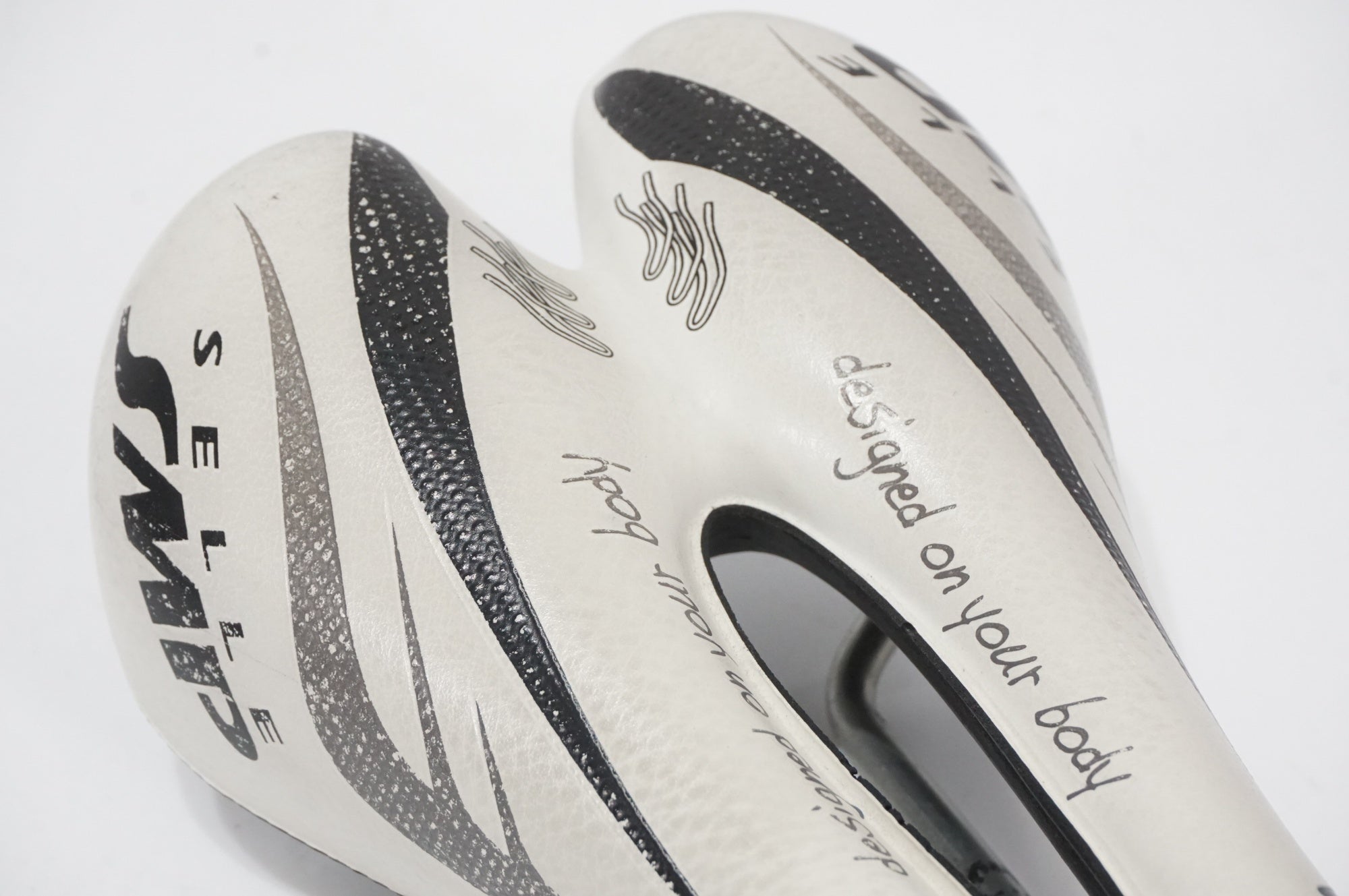 SELLE SMP 「セラエスエムピー」 EXTRA サドル / AKIBA店