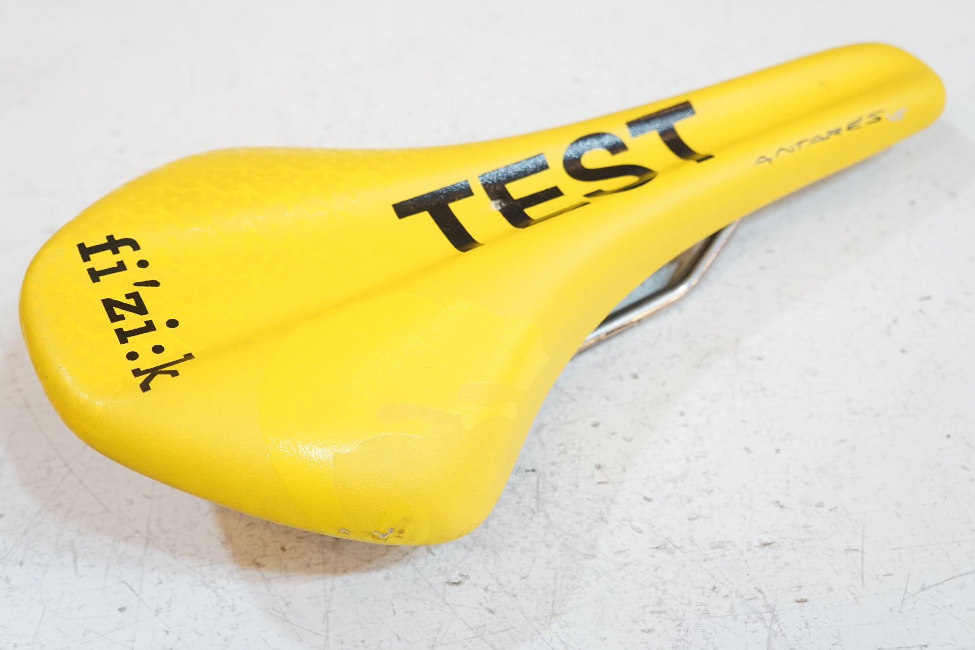 FIZIK 「フィジーク」 ANTARES VS TEST サドル / バイチャリ浦和ベース