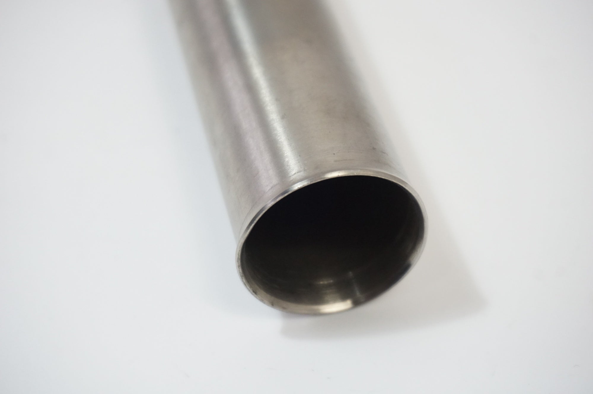 BROMPFICATION 「ブロンフィケーション」 TITANIUM φ31.8 580mm シートポスト / 世田谷店