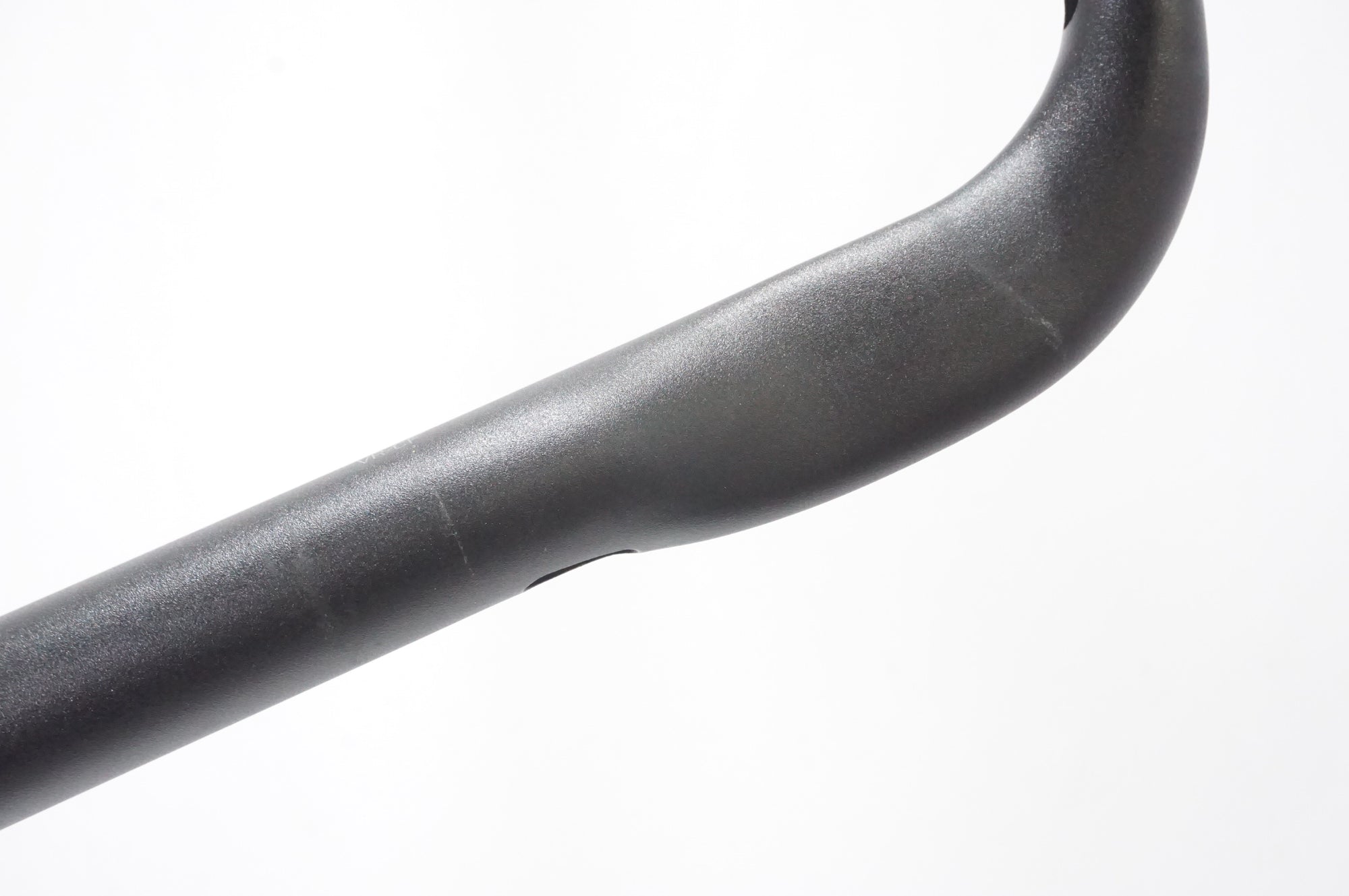 BONTRAGER 「ボントレガー」 ELITE AERO VR-CF φ31.8 40cm ハンドル / AKIBA店