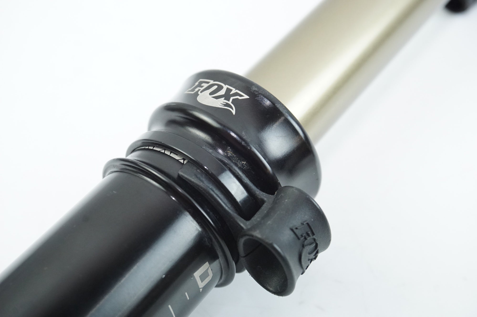 FOX 「フォックス」 D.O.S.S. φ31.6 335mm ドロッパーシートポスト / 中目黒店