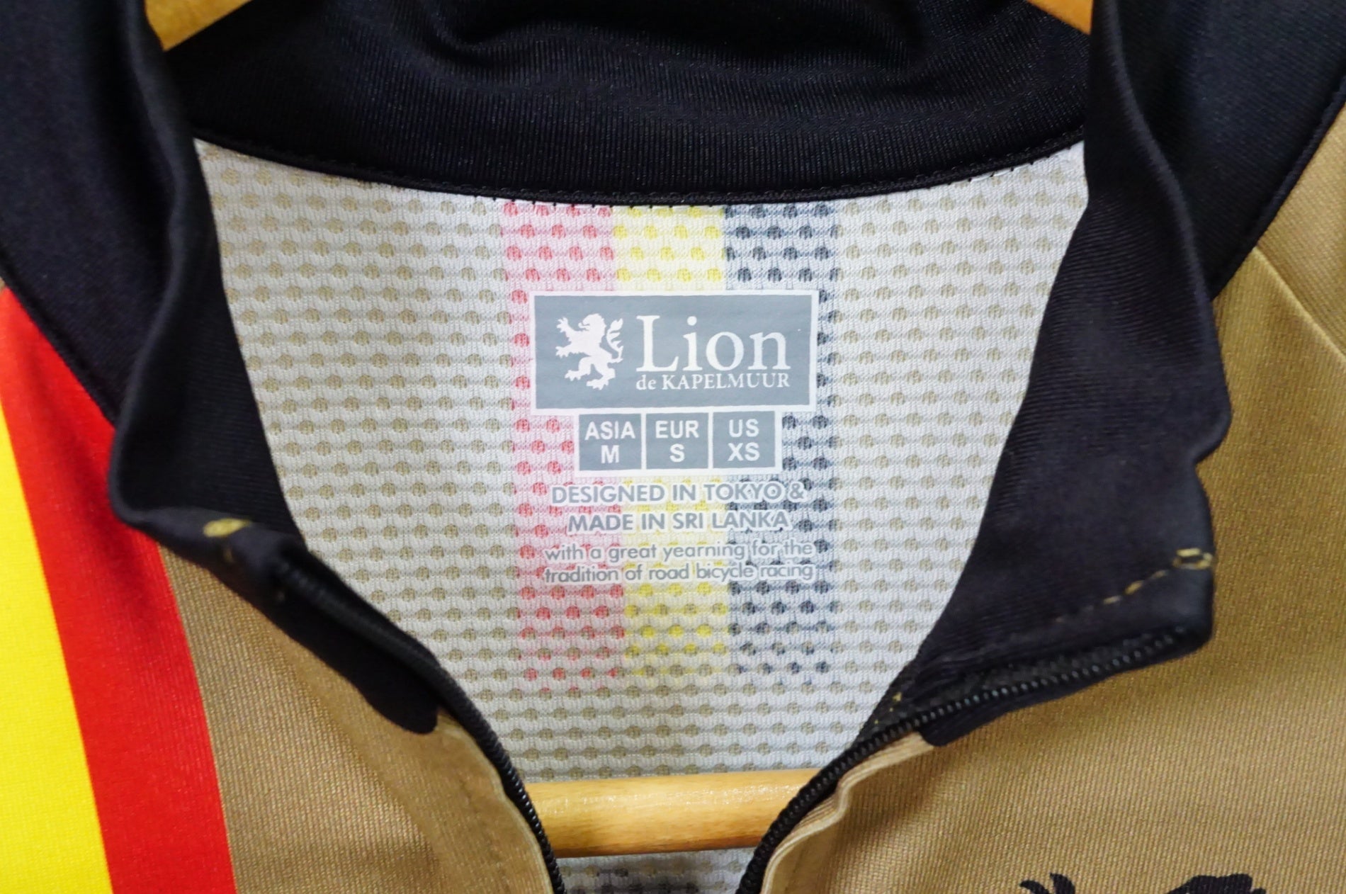 LION DE KAPELMUUR 「リオン ド カペルミュール」 Mサイズ サイクルジャージ / 熊谷本店
