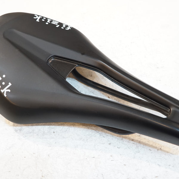 FIZIK 「フィジーク」 VENTO ARGO R5 サドル / バイチャリ浦和ベース