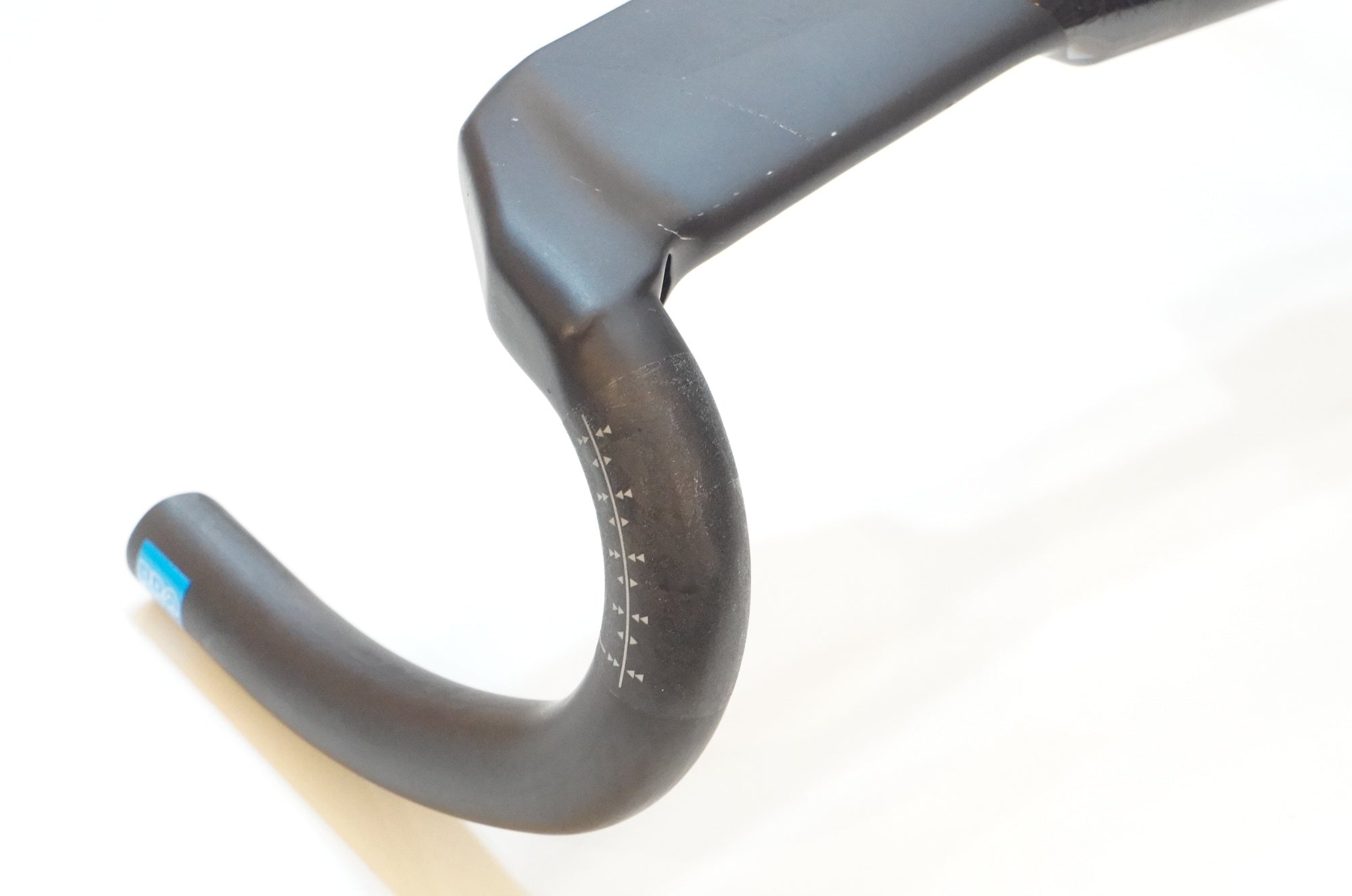 SHIMANO 「シマノ」 PRO VIBE エアロカーボン 370mm φ31.8 ハンドル