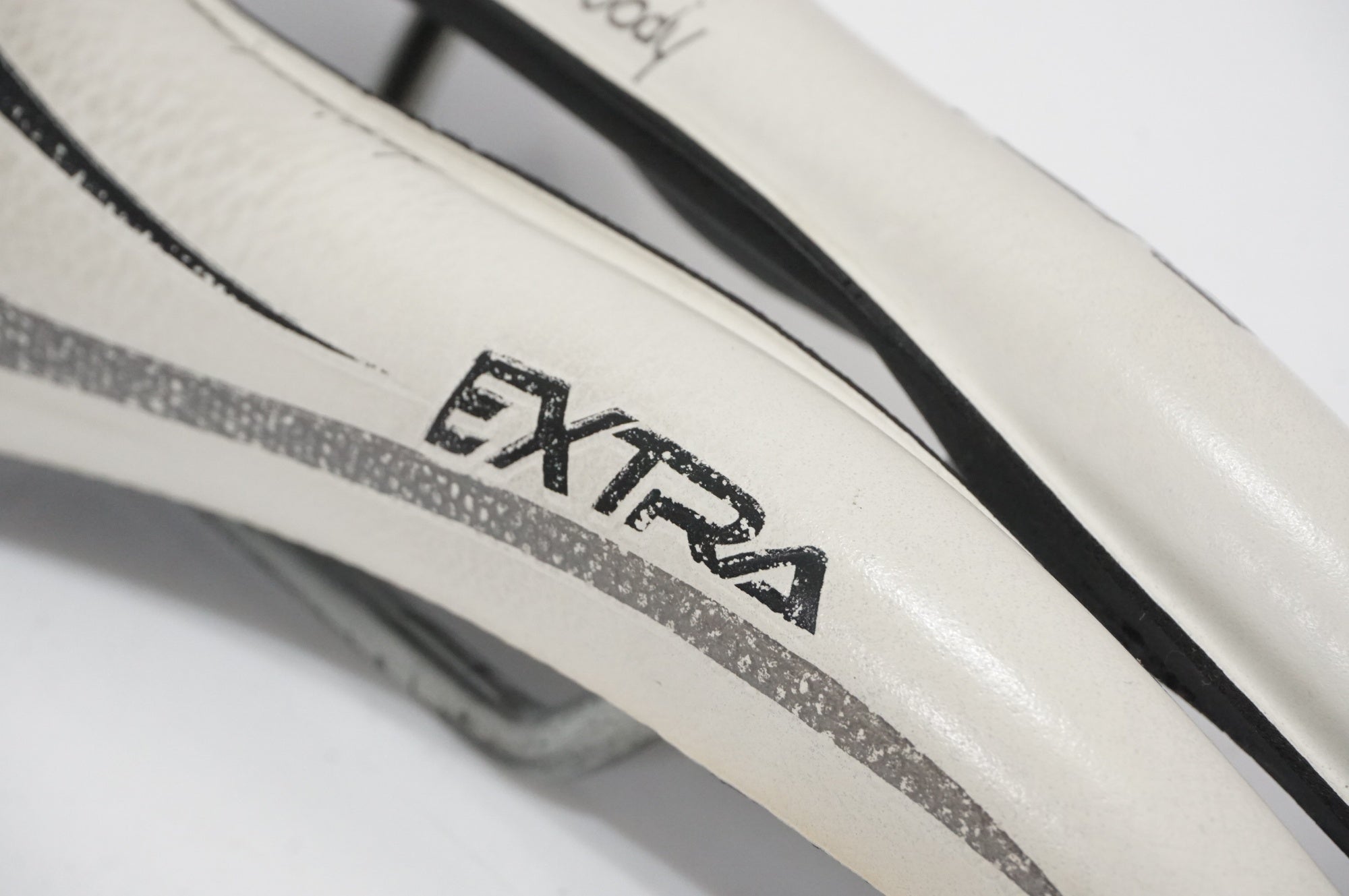 SELLE SMP 「セラエスエムピー」 EXTRA サドル / AKIBA店