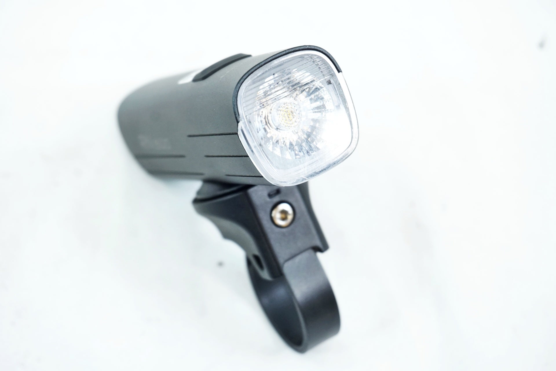 OLIGHT 「オーライト」 RN 1500 フロントライト / 有明ガーデン店