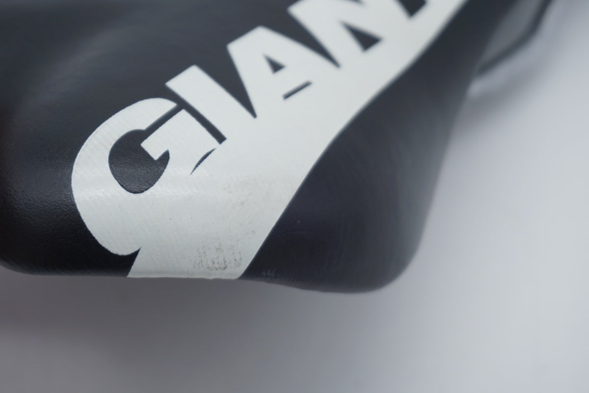 GIANT 「ジャイアント」 サドル / 滋賀大津店