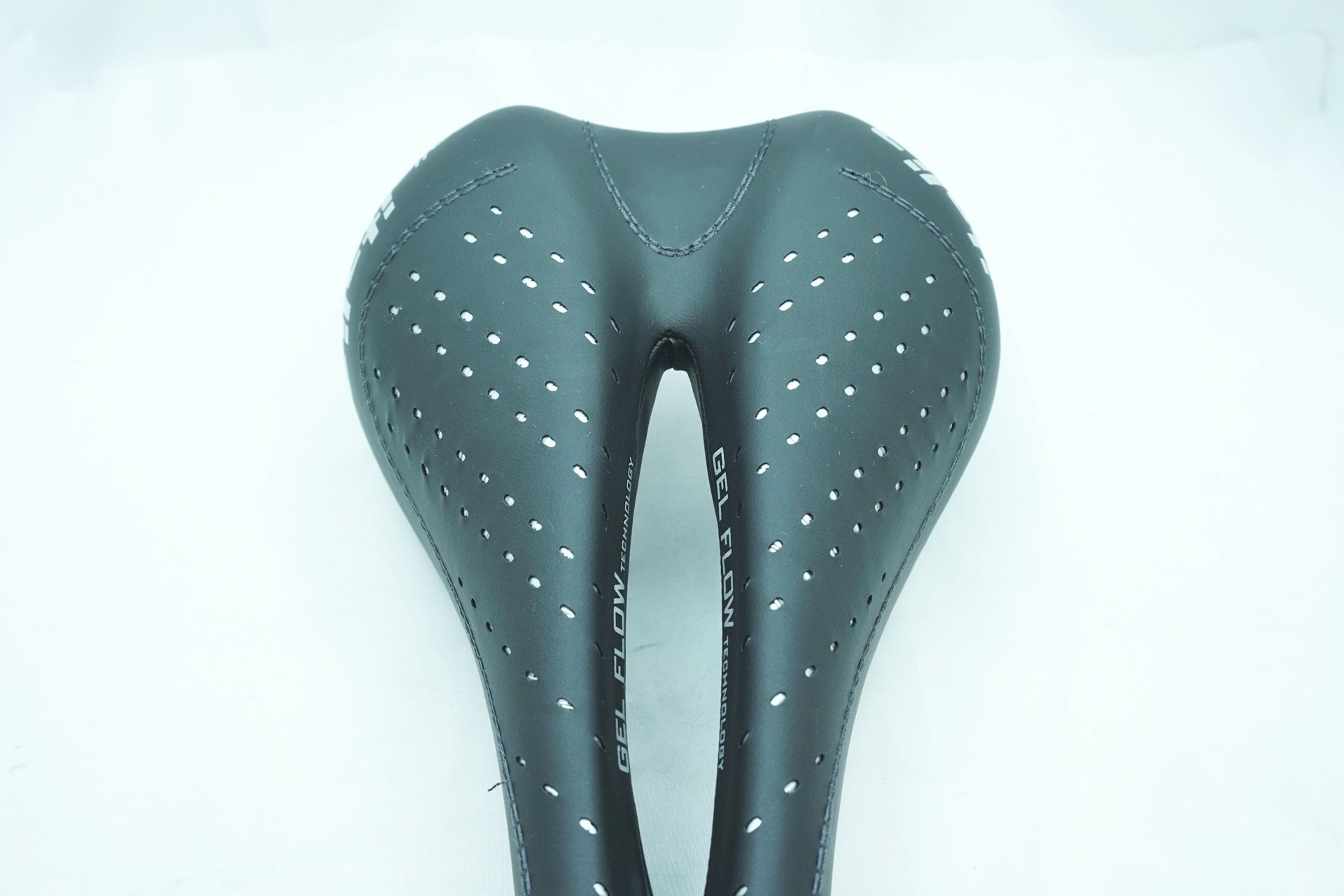 SELLE ITALIA 「セライタリア」 SPORT GEL FLOW サドル / 有明ガーデン