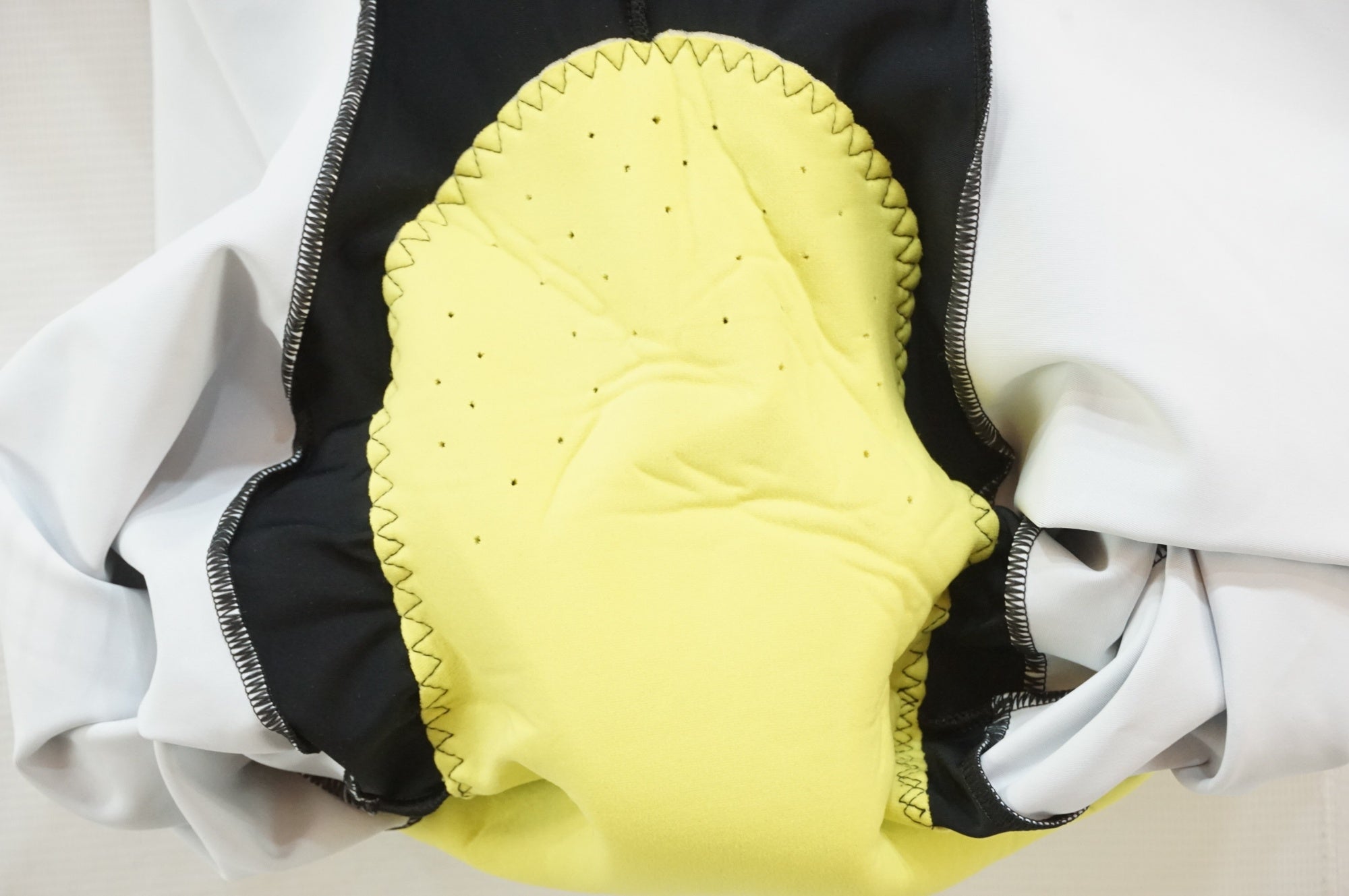 SANTINI 「サンティーニ」 TREK Mサイズ ビブショーツ / バイチャリ浦和ベース