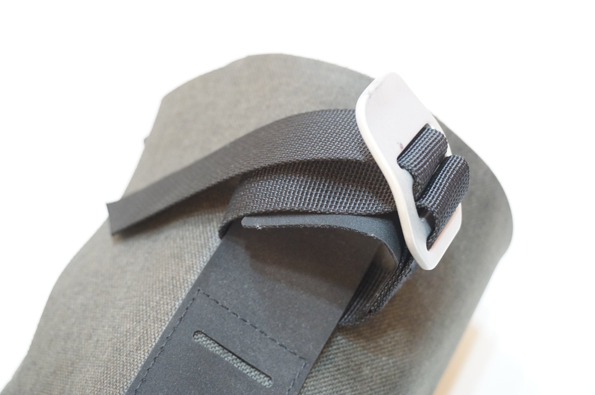 BROOKS 「ブルックス」 HANDLEBAR POUCH 3L フロントバッグ / 浦和ベース