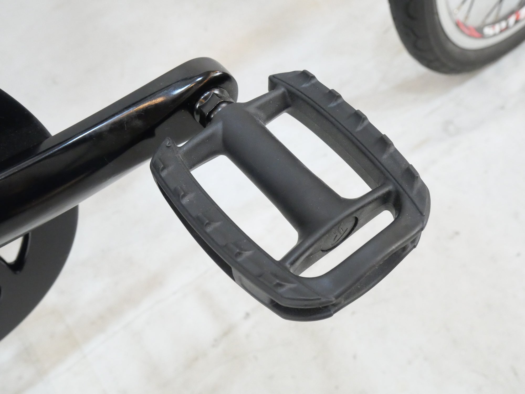 LOUIS GARNEAU 「ルイガノ」 EASEL 6.0 2021年モデル 20インチ