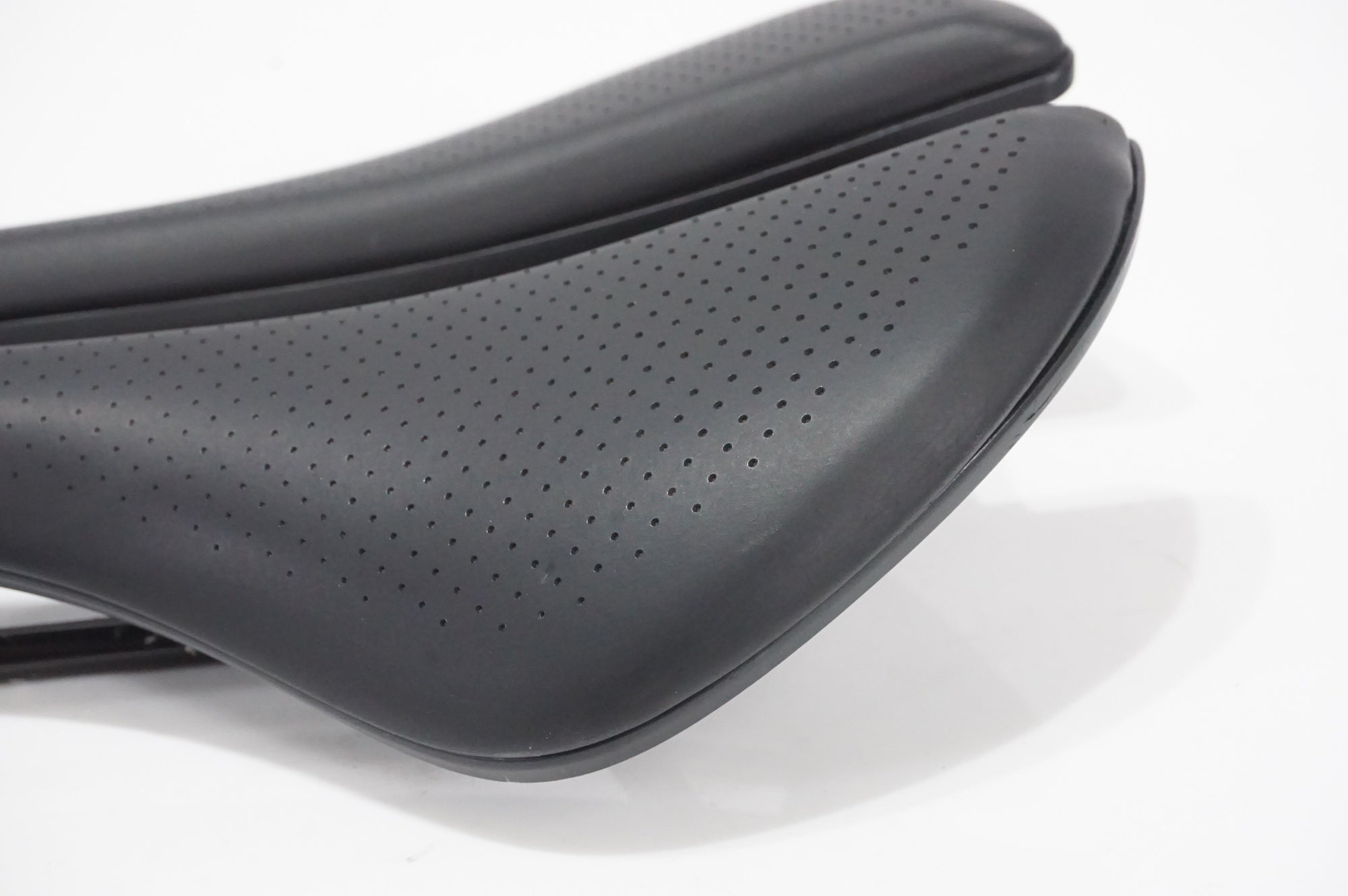 BONTRAGER 「ボントレガー」 AEOLUS ELITE サドル / AKIBA店