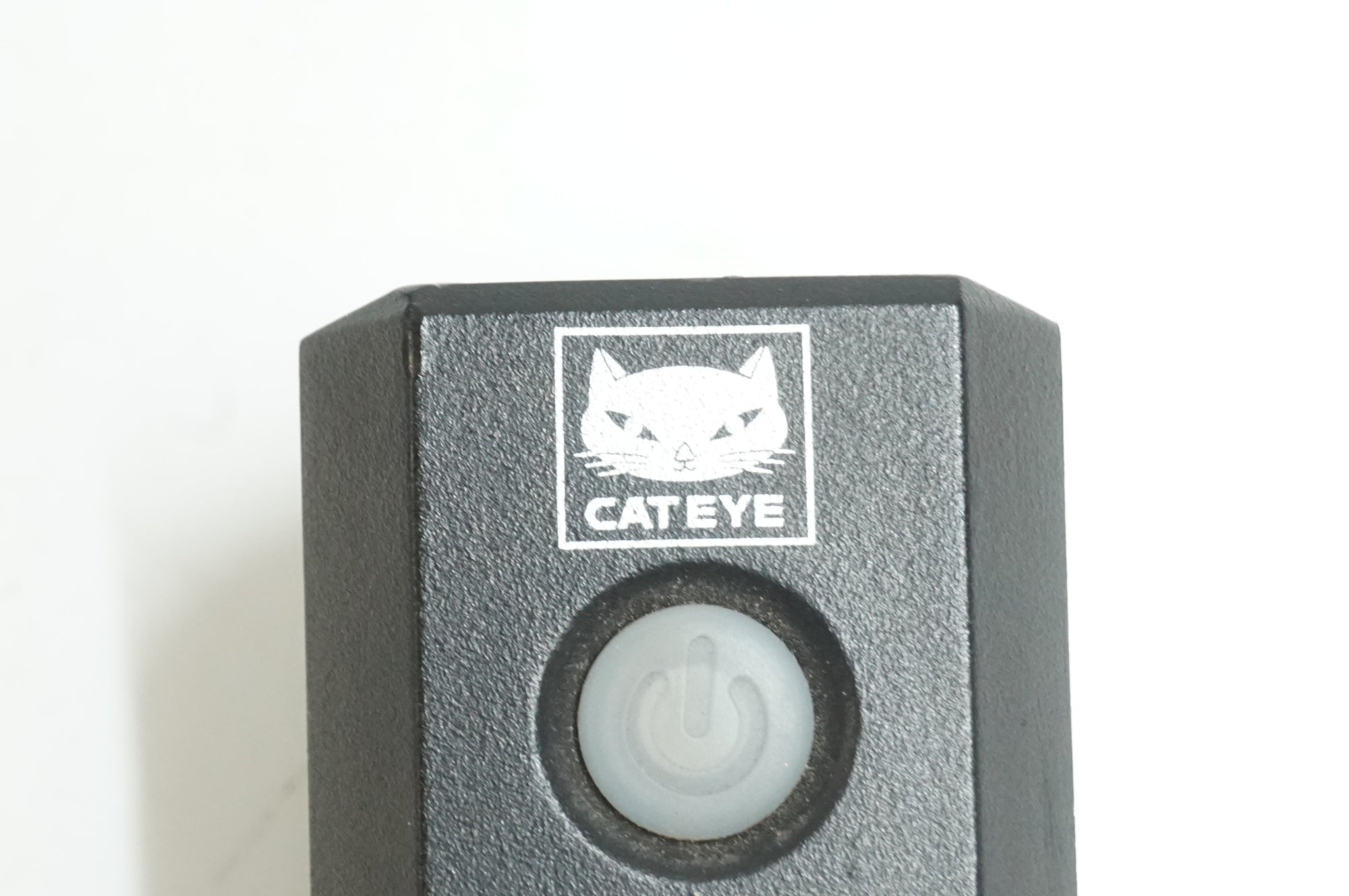 CATEYE 「キャットアイ」 AMPP300 フロントライト / 大宮店