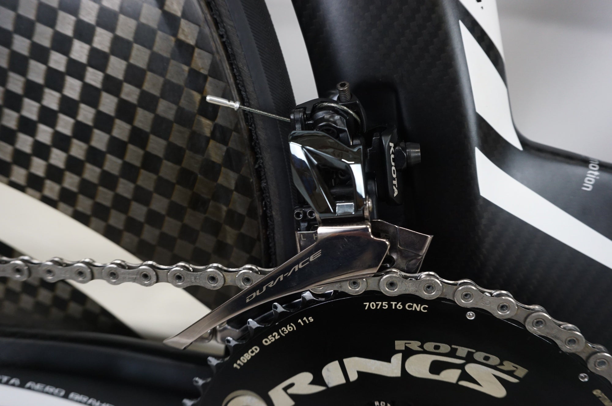 KUOTA 「クオタ」 KALIBUR 2016年モデル ロードバイク / バイチャリ浦和ベース