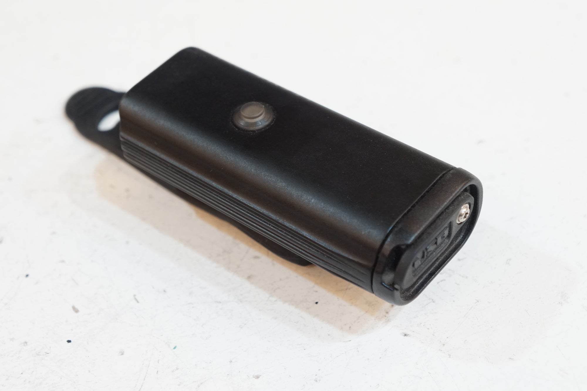 LEZYNE 「レザイン」 1000XL フロントライト / バイチャリ浦和ベース