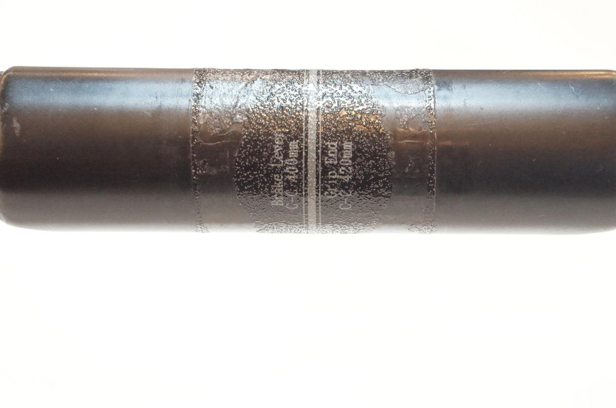 ONEBYESU 「ワンバイエス」 J-CARBON GRAND MONROE SL φ31.8 420mm ハンドル / 浦和ベース