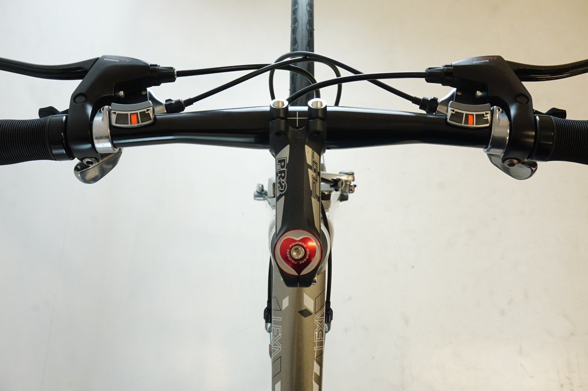 TREK 「トレック」 LEXA S フラットバーカスタム 2014年モデル ロード