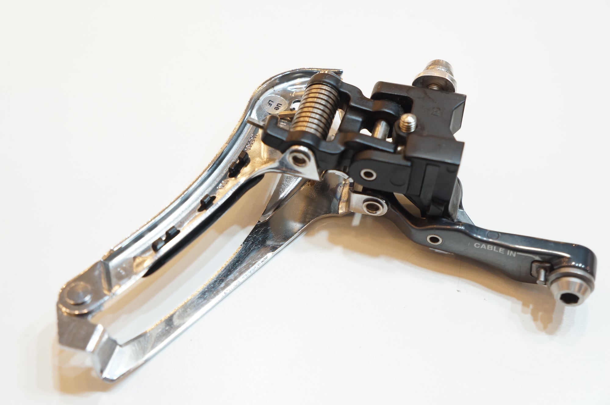 SHIMANO 「シマノ」 ULTEGRA FD-6800 フロントディレイラー / バイチャリ浦和ベース