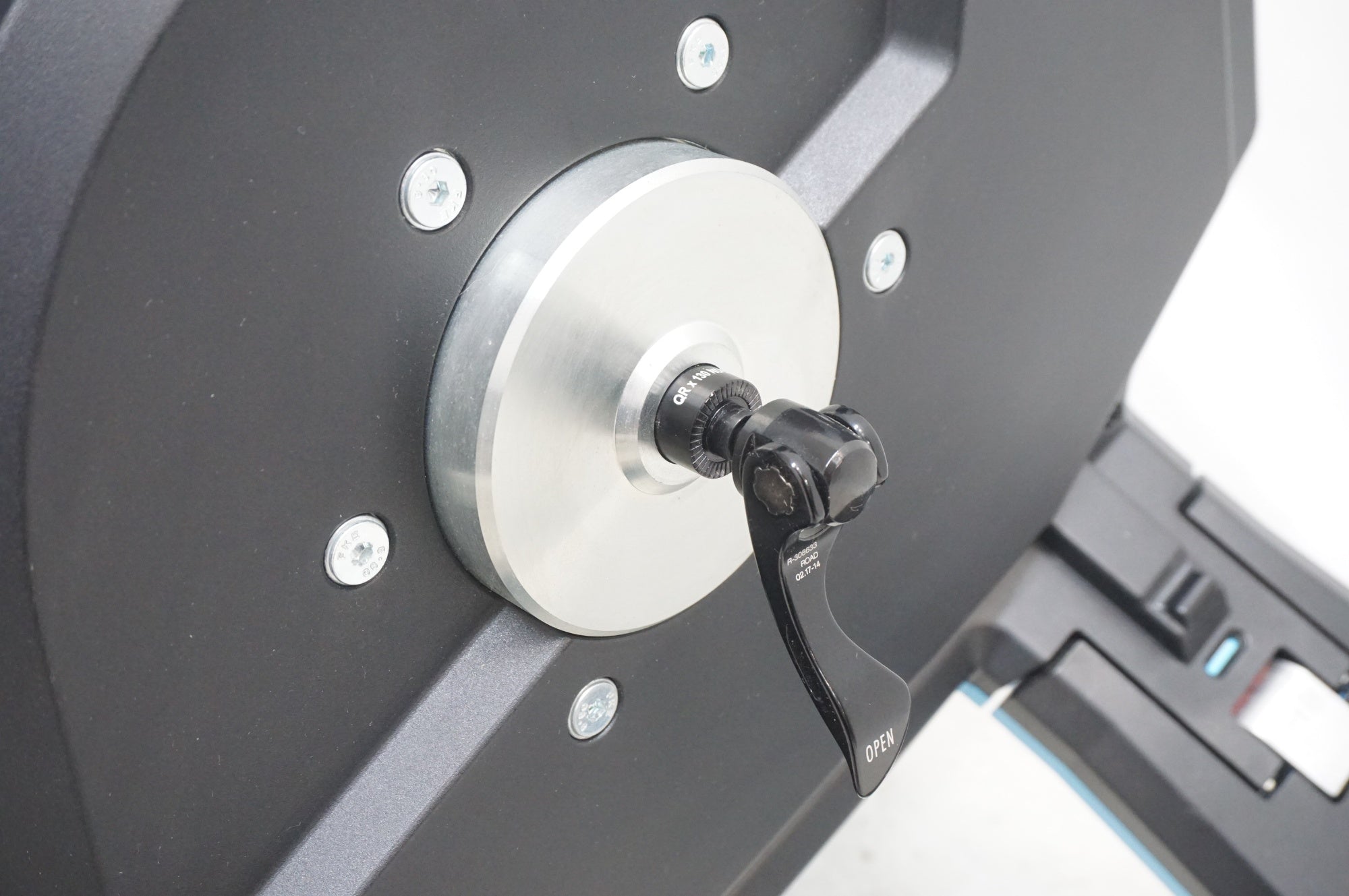 TACX 「タックス」 NEO 2T SMART スマートローラー / 福岡店