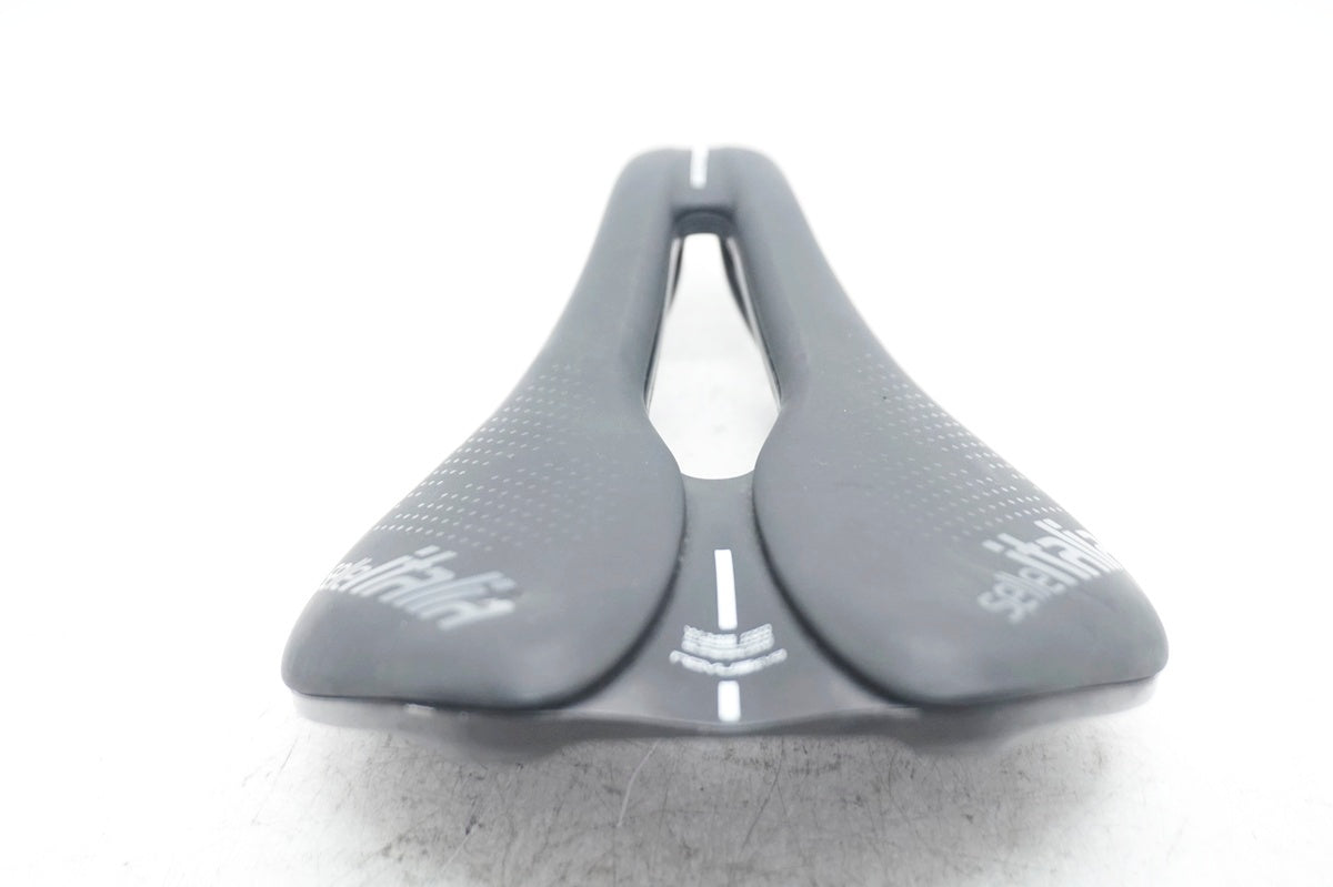 SELLE ITALIA 「セライタリア」 BOOST NOVUS SUPERFLOEW サドル / 大阪門真店