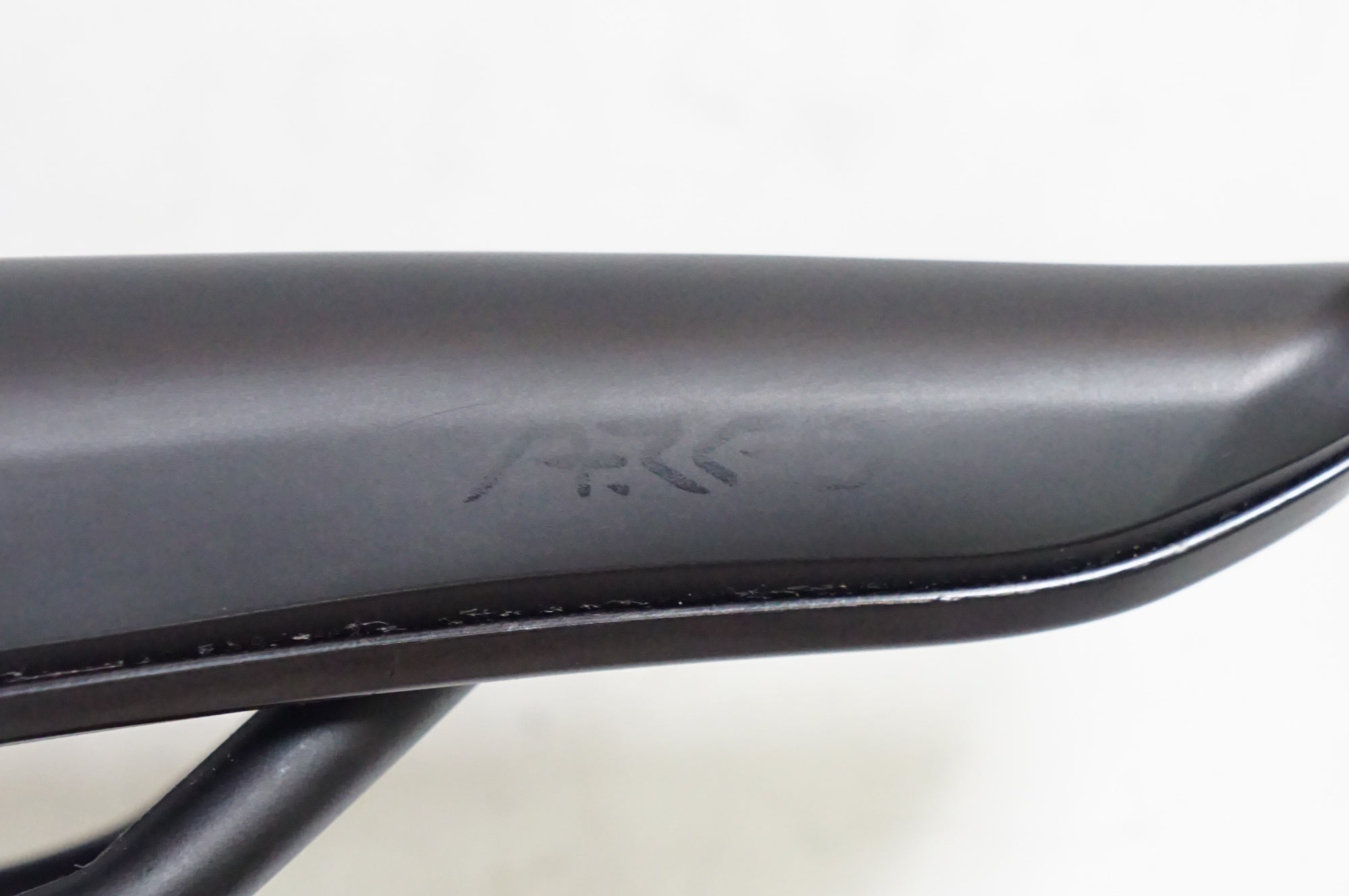 FIZIK 「フィジーク」 TEMPO ARGO R5 サドル / 熊谷本店