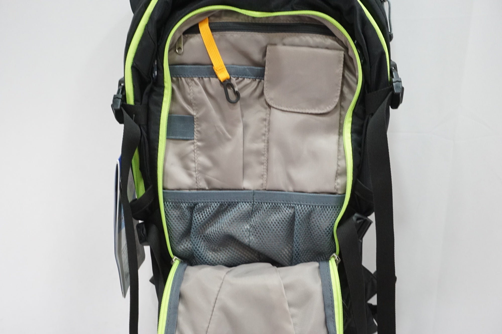 DEUTER 「ドイター」 COMPACT EXP 12 バッグ / 大宮店