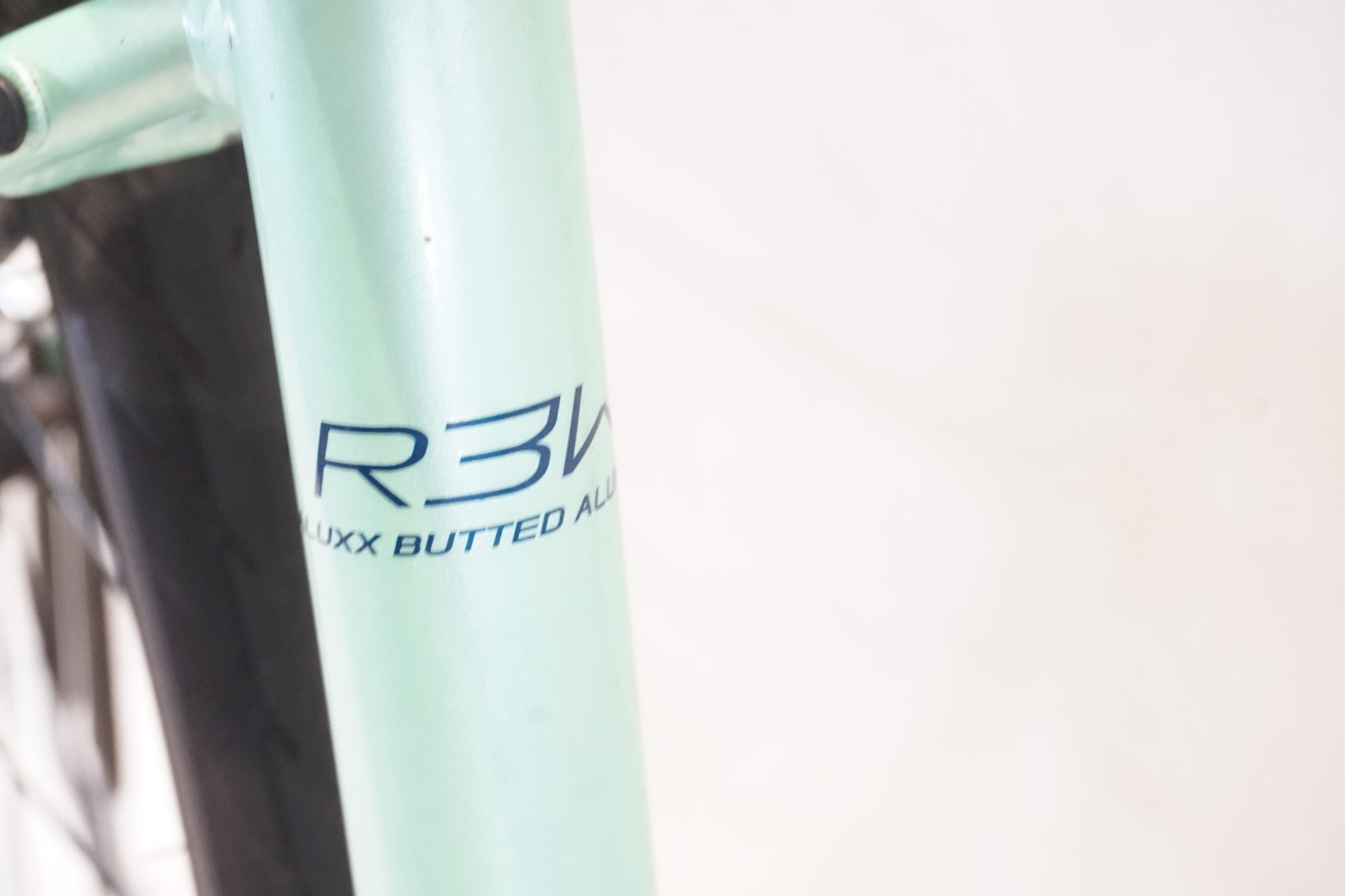 GIANT 「ジャイアント」 LIV ESCAPE R3 W 2024年モデル クロスバイク / 横浜戸塚店