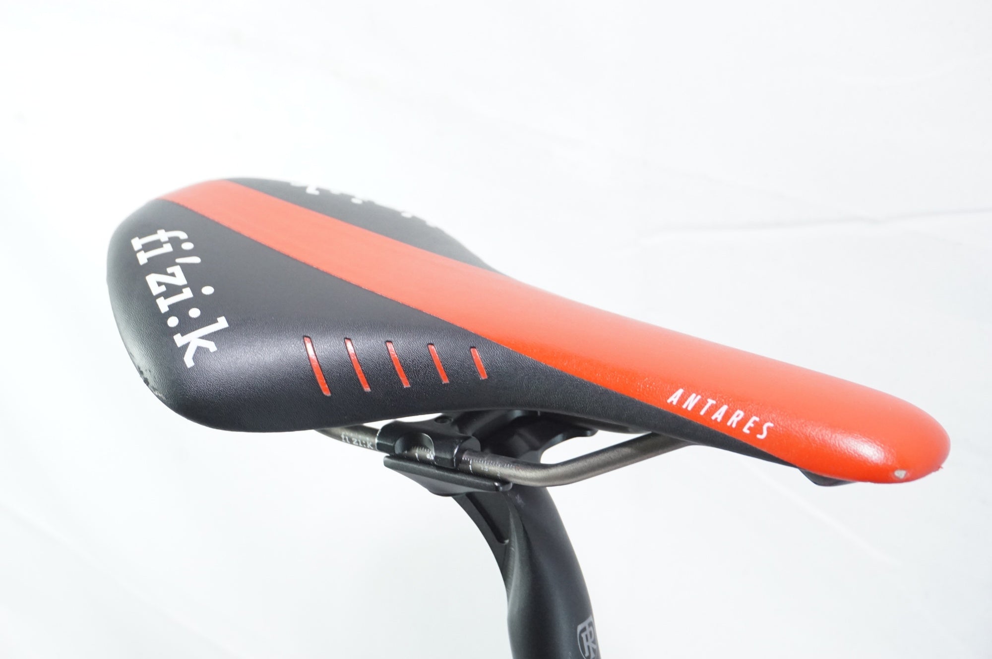 WILIER 「ウィリエール」 CENTO1 NDR 2019年モデル ロードバイク / 中