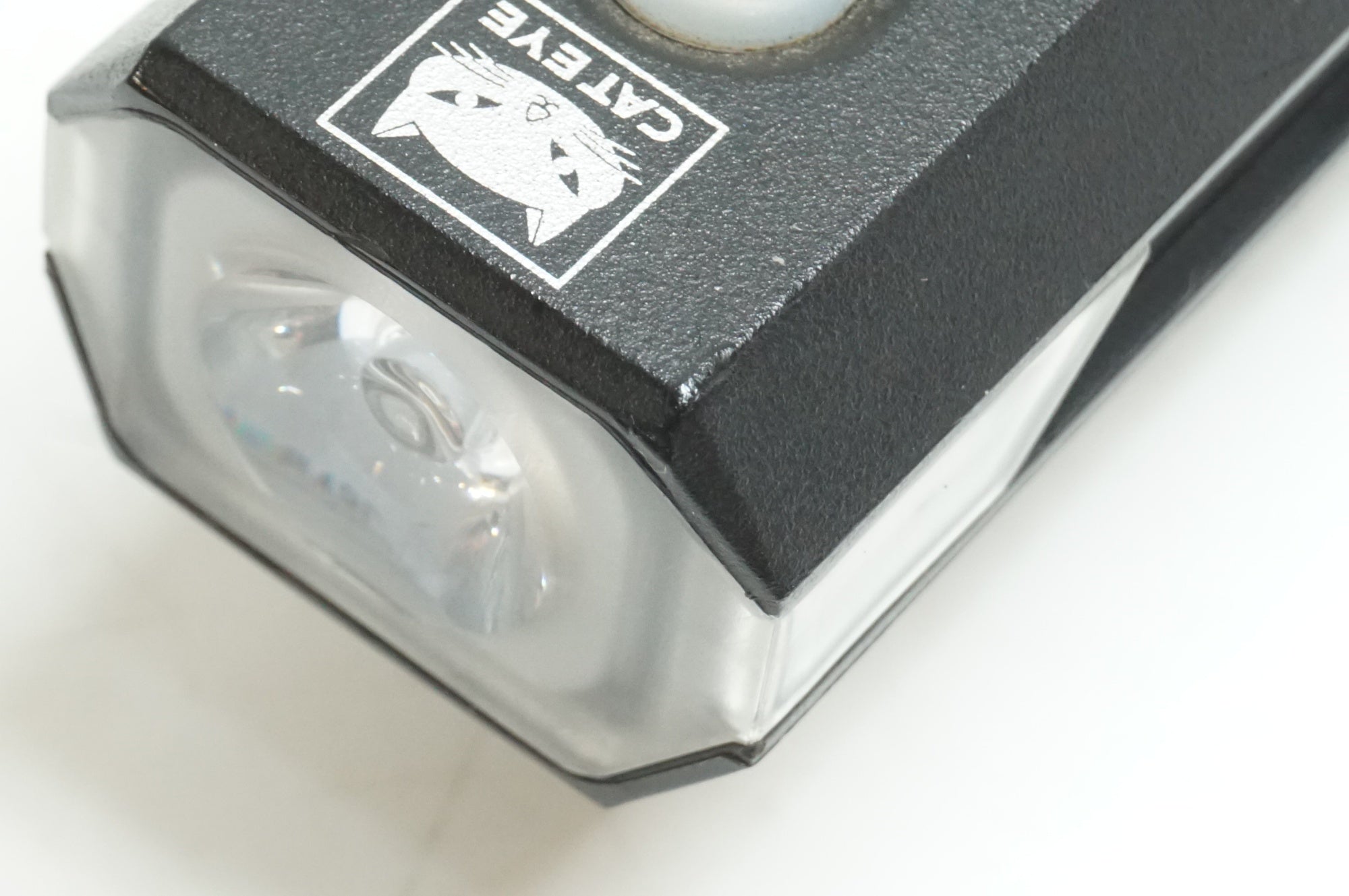 CATEYE 「キャットアイ」 AMPP300 フロントライト / 大宮店