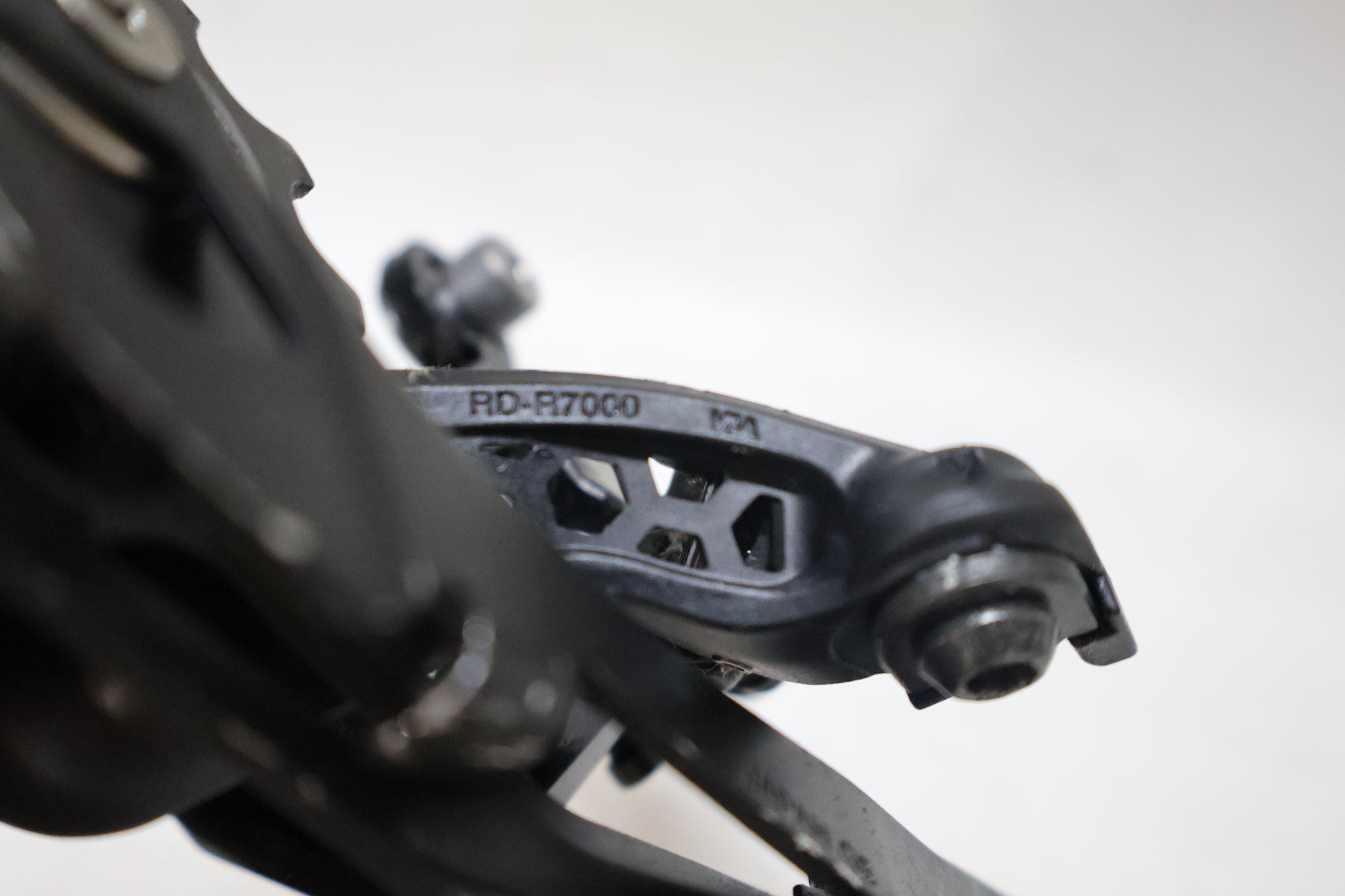 SHIMANO 「シマノ」 105 RD-R7000 GS リアディレイラー / 高知店