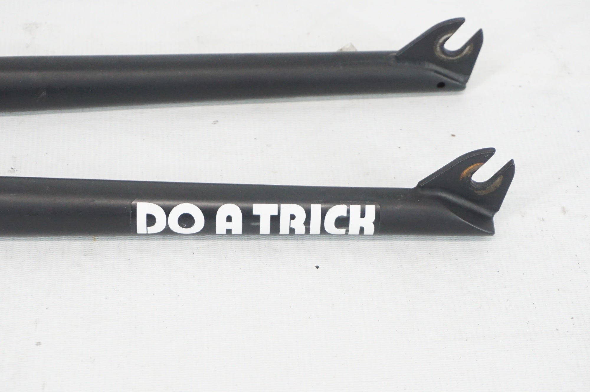 DURCUS ONE 「ダーカスワン」 DO A TRICK フロントフォーク / 阪急塚口店