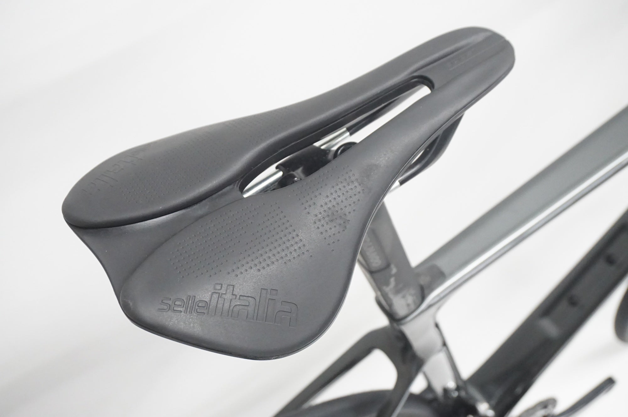 COLNAGO 「コルナゴ」 V4 DISC 2025年モデル ロードバイク / 福岡店