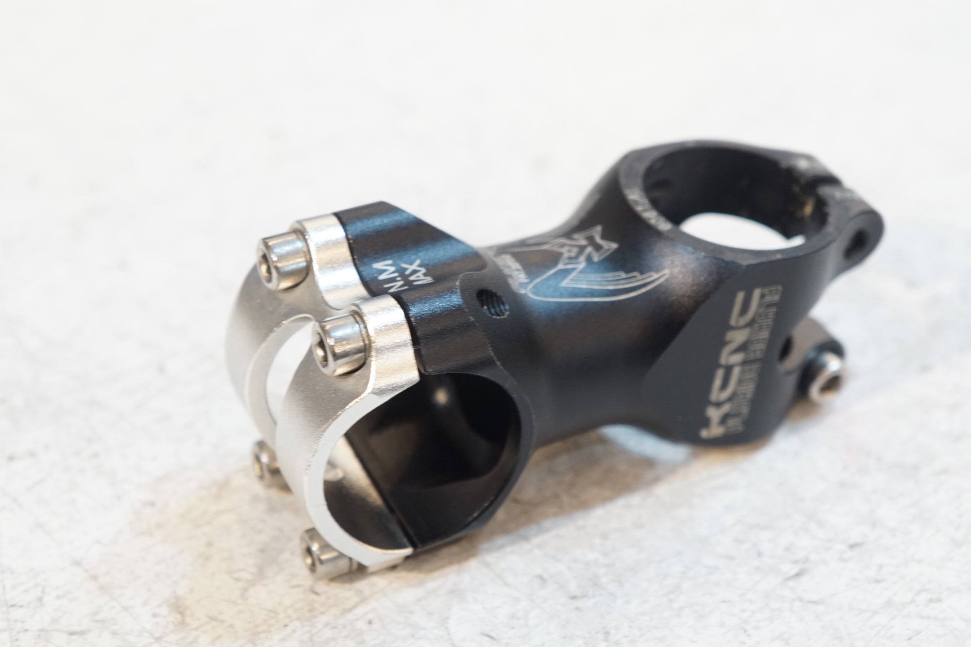 KCNC 「ケーシーエヌシー」 FLYRIDE φ31.8 60mm ステム / バイチャリ浦和ベース