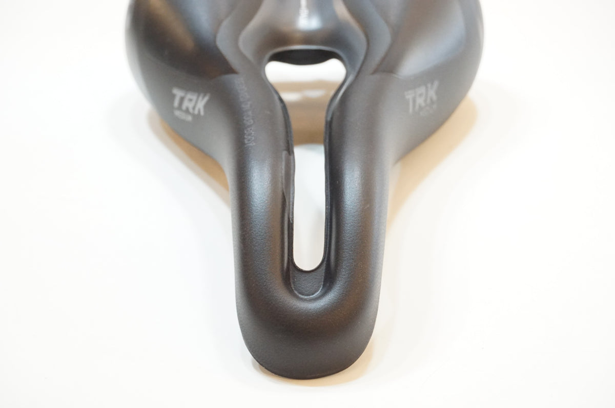 SELLE SMP 「セラエスエムピー」 TRK MEDIUM サドル / 浦和ベース