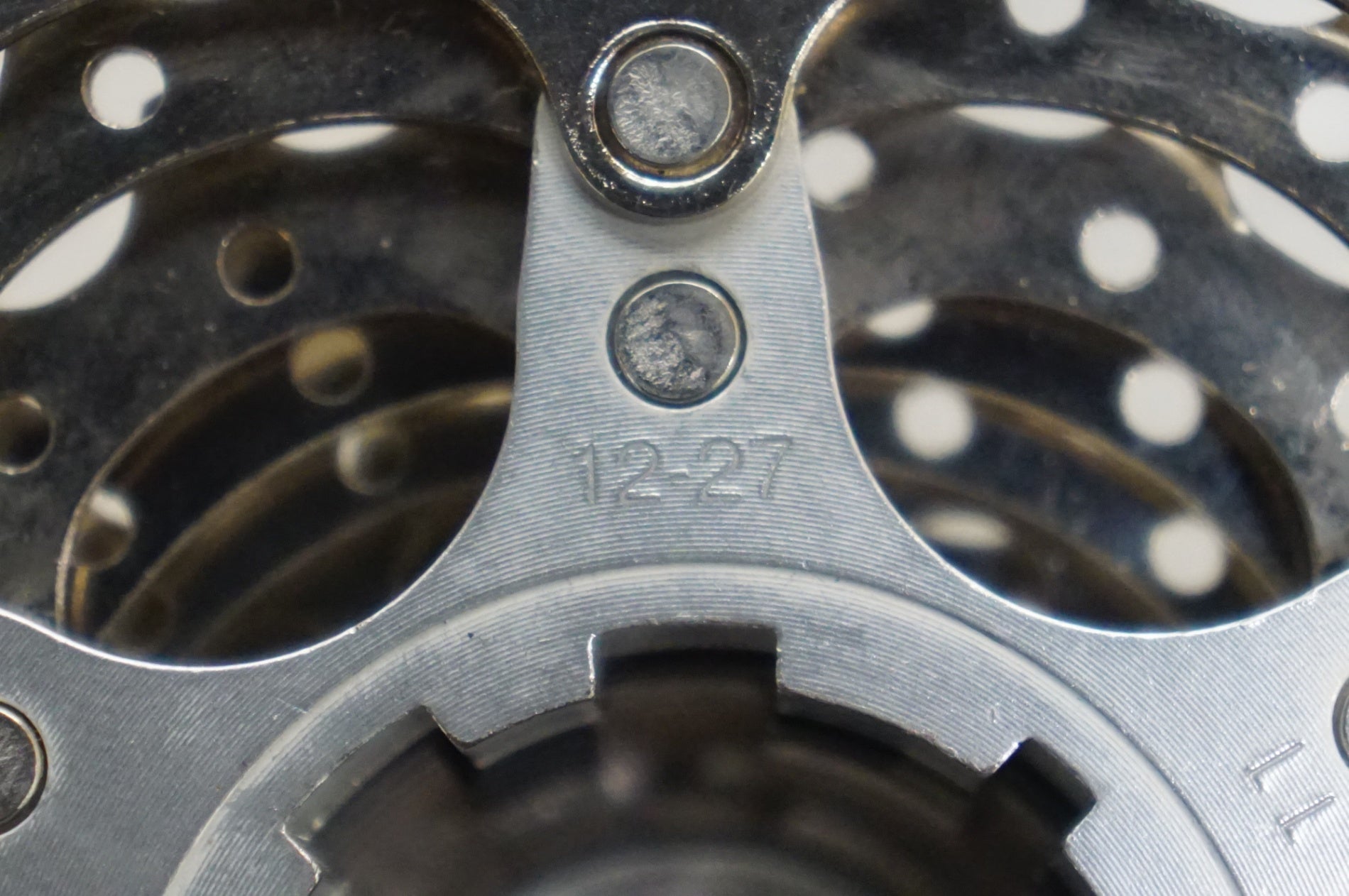 SHIMANO 「シマノ」 105 CS-5700 12-27T スプロケット / 熊谷本店