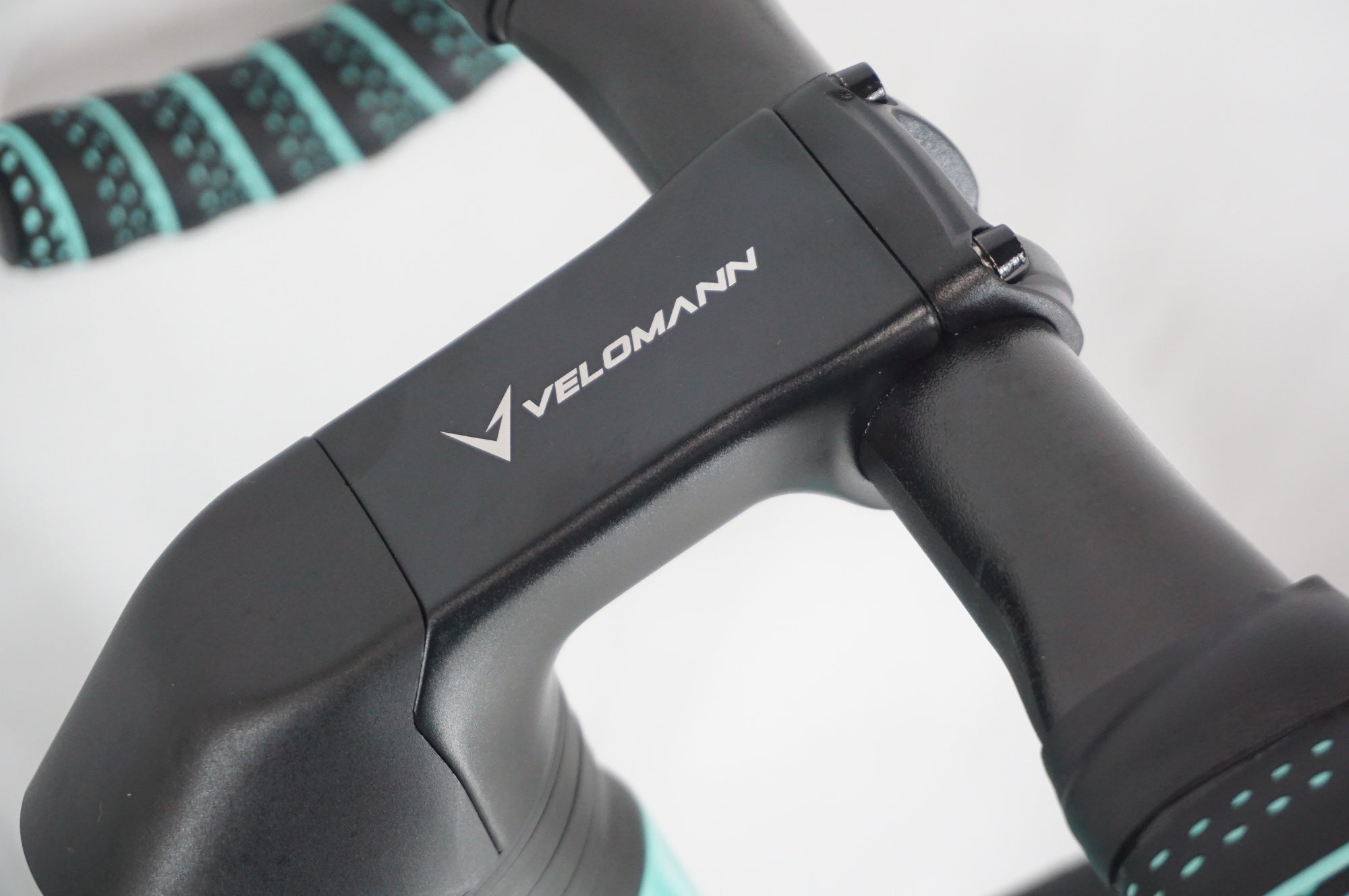 BIANCHI 「ビアンキ」 OLTRE COMP 105 Di2 2024年モデル ロードバイク / 阪急塚口店