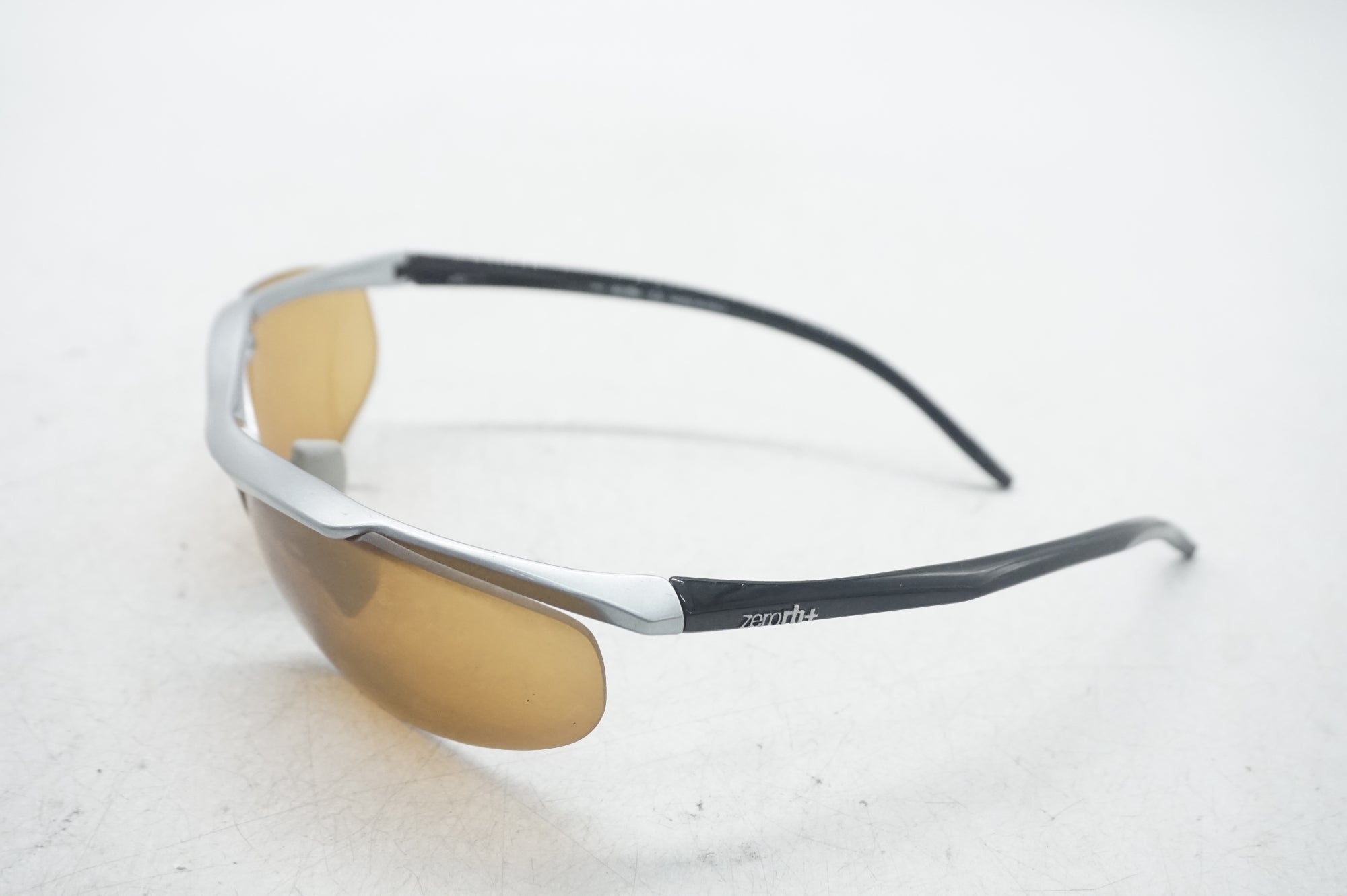 ZERORH+ 「ゼロアールエイチプラス」 STYLUS アイウェア / 大阪門真店