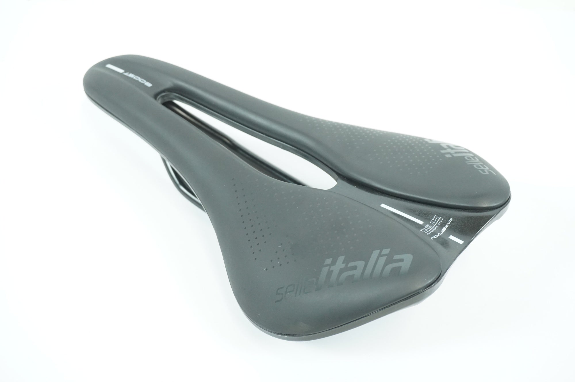 SELLE ITALIA 「セライタリア」 NOVUS BOOST EVO SUPERFLOW サドル