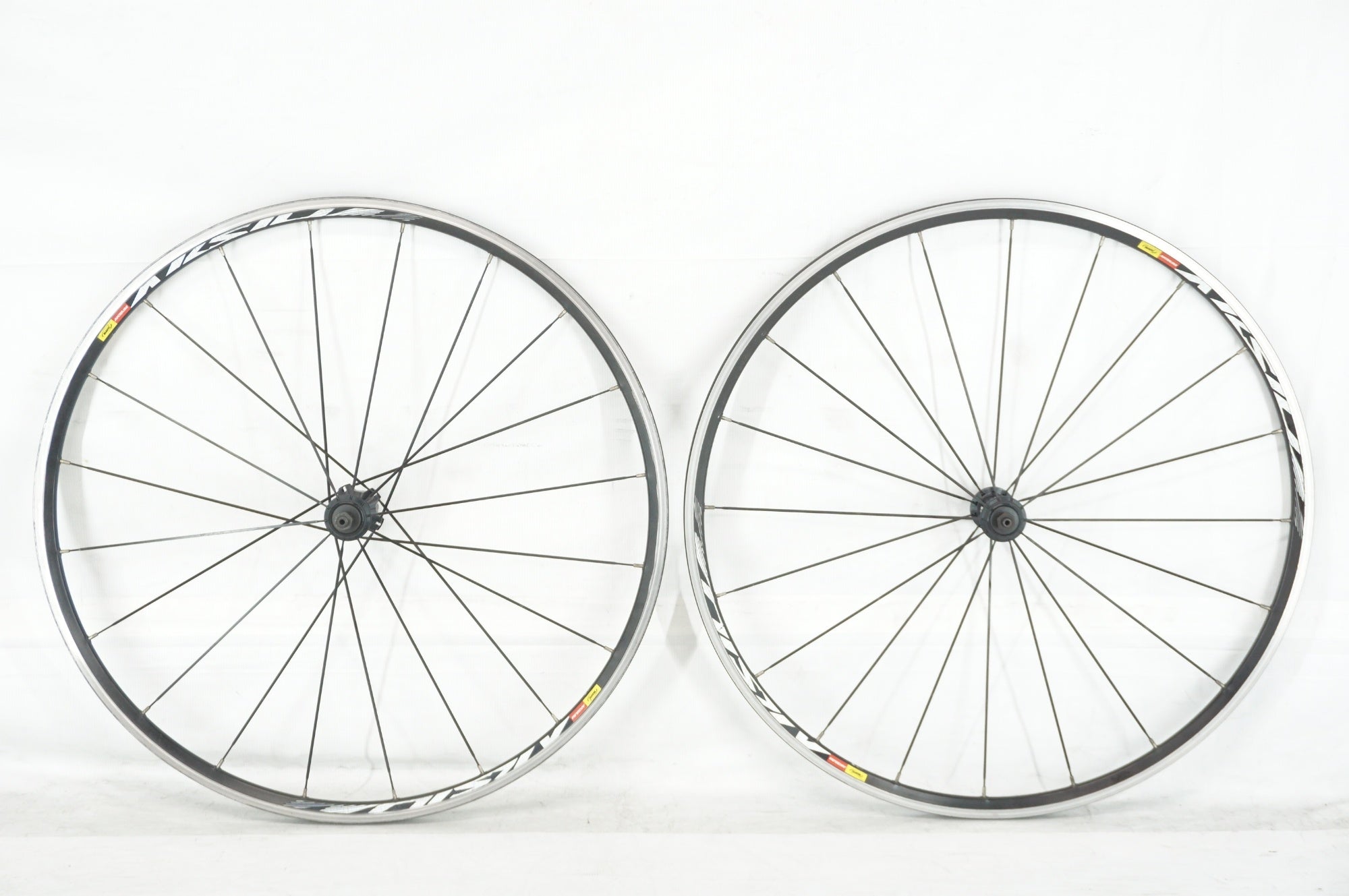 Mavic Aksium ホイールセット（前後） シマノフリー＋タイヤ付き MAVIC ( マヴィック ) AKSIUM ( アクシウム ) 前後セット シマノ