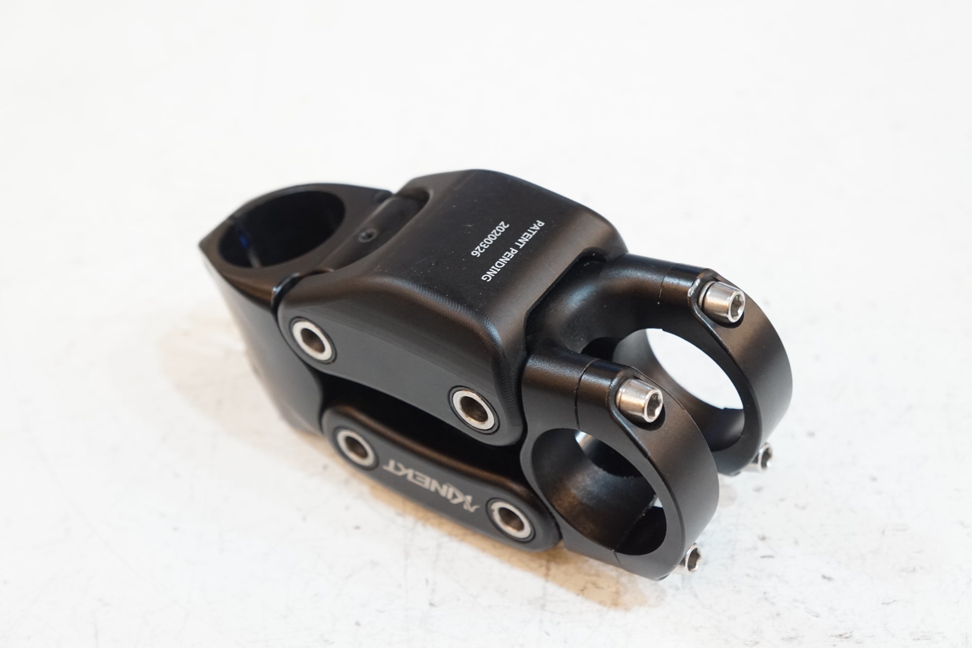 KINECT 「キネクト」 φ31.8 90mm 可変 ステム / バイチャリ浦和ベース