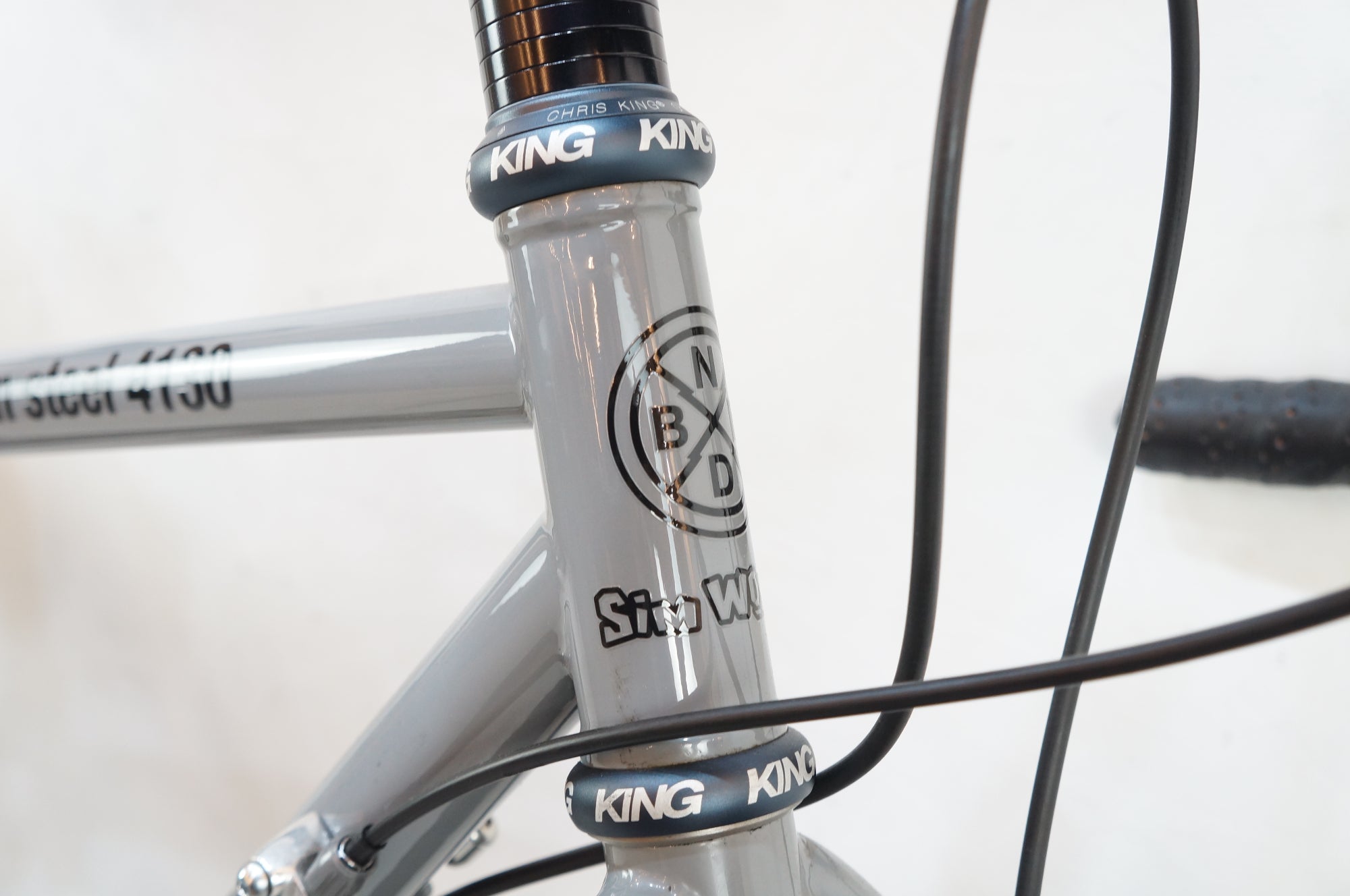 NEIGHBORHOOD 「ネイバーフッド」  SIMWORKS DOPPO ATB 2023年モデル ロードバイク / バイチャリ浦和ベース