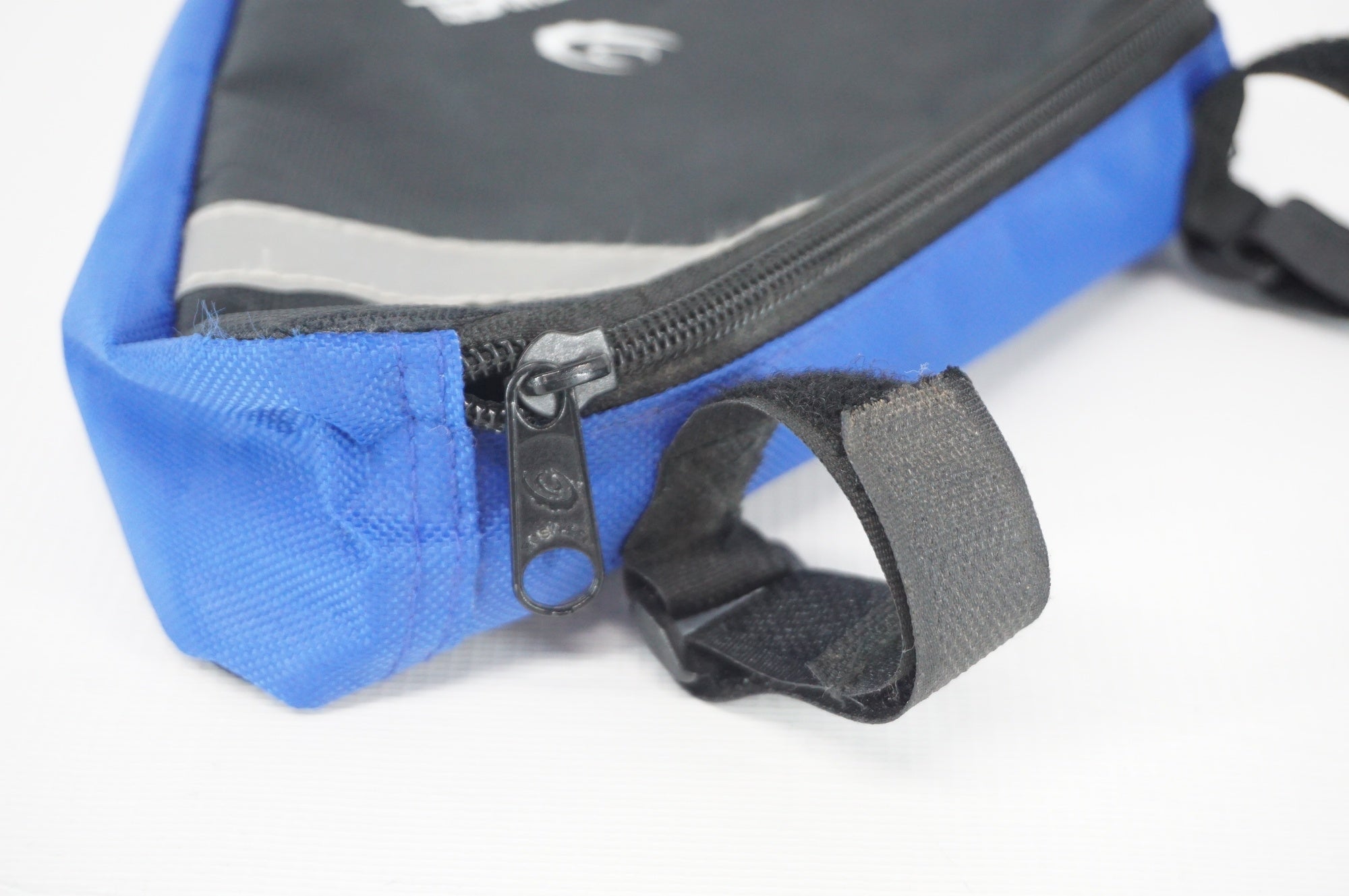 ROSWHEEL 「ロスウィール」 トライアングル フレームバッグ / 阪急塚口店