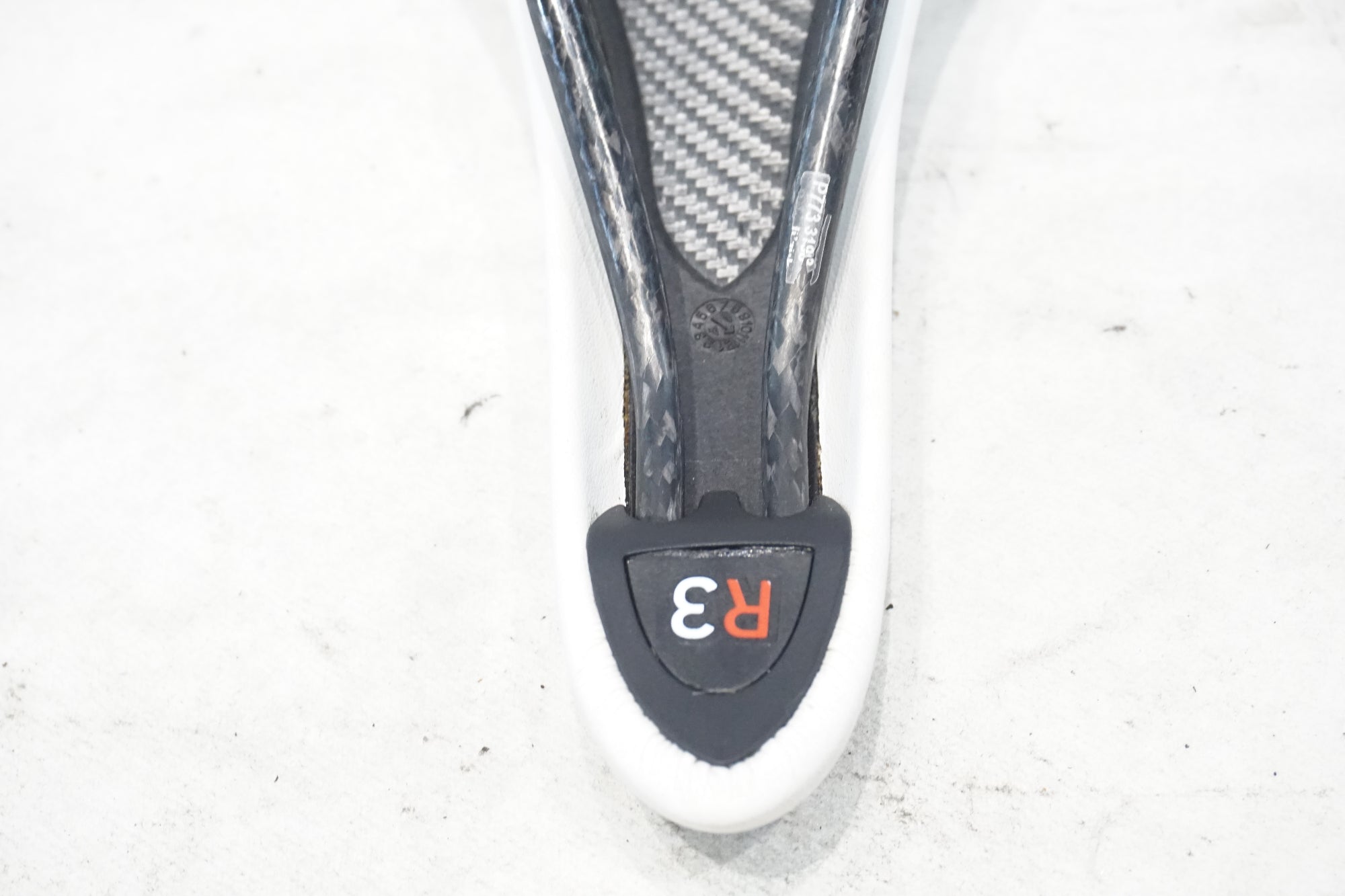 【中古】Fizik R3 Aliante カーボンレール FIZIK 「フィジーク」 ALIANTE R3 カーボンレール サドル / 横浜