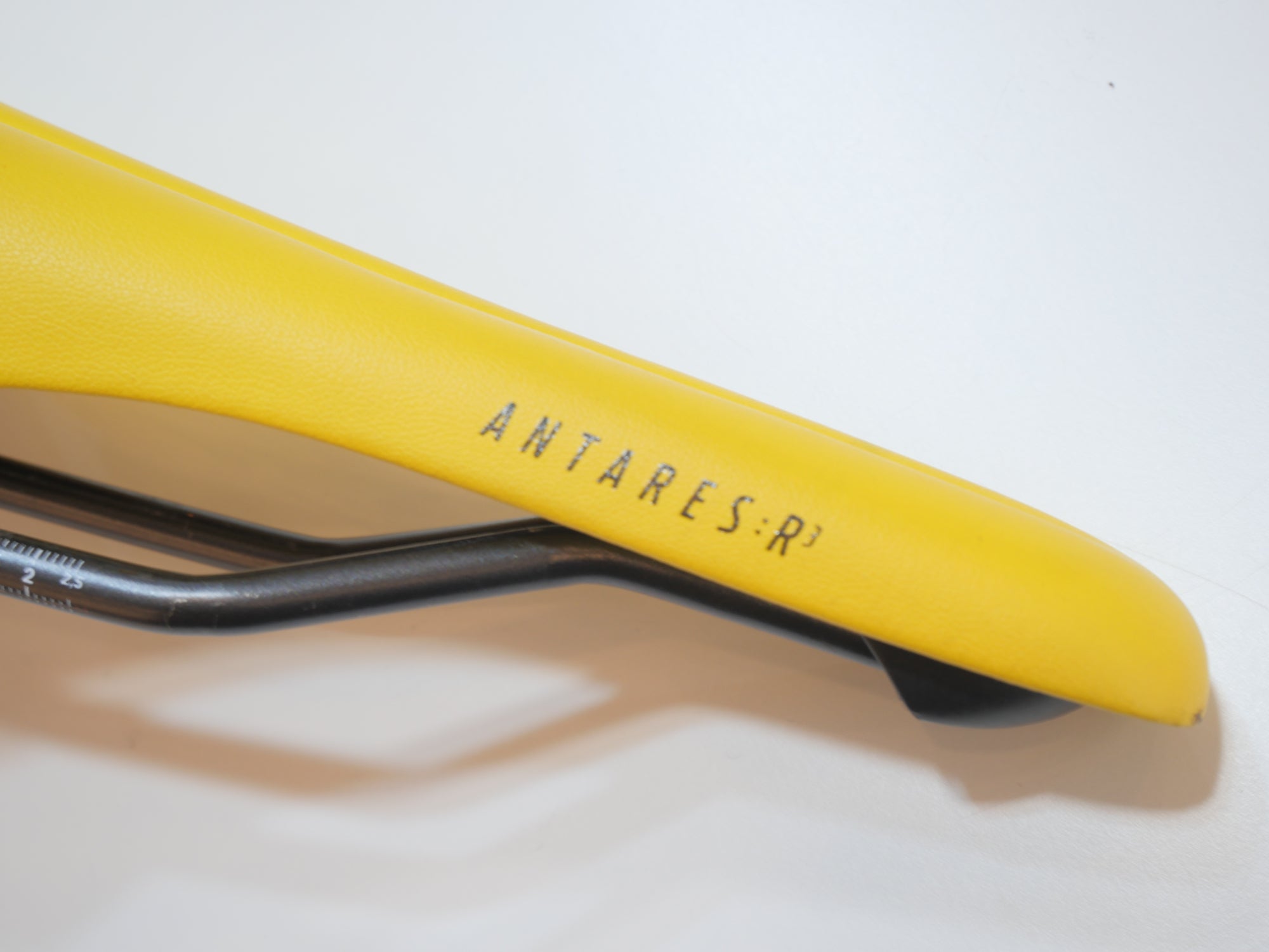 FIZIK 「フィジーク」 ANTARES R3 OPEN サドル / バイチャリ浦和ベース