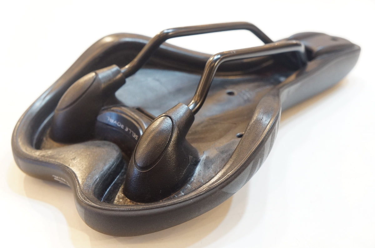 SELLE ROYAL 「セラロイヤル」 LOOKIN サドル / 浦和ベース