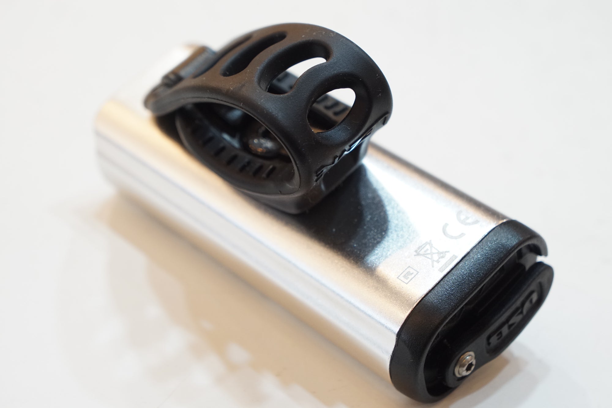 LEZYNE 「レザイン」 1100XL フロントライト / バイチャリ浦和ベース